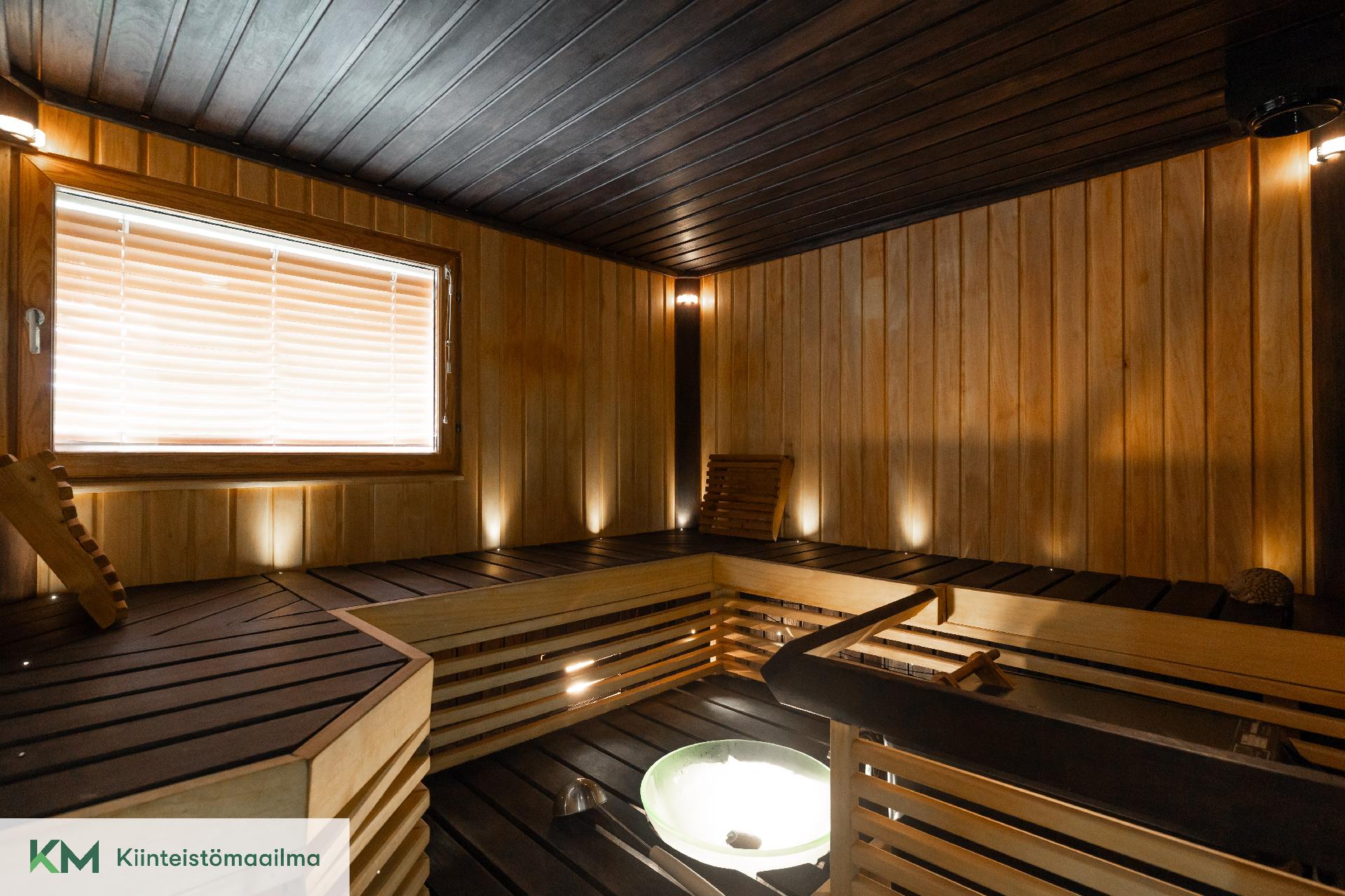 Upea saunaosasto on saneerattu 2005