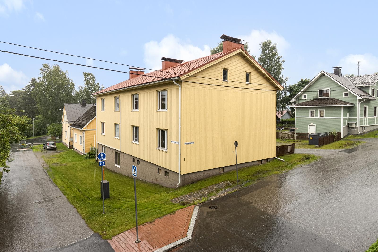 Itkonniemen vehreällä puutaloalueella