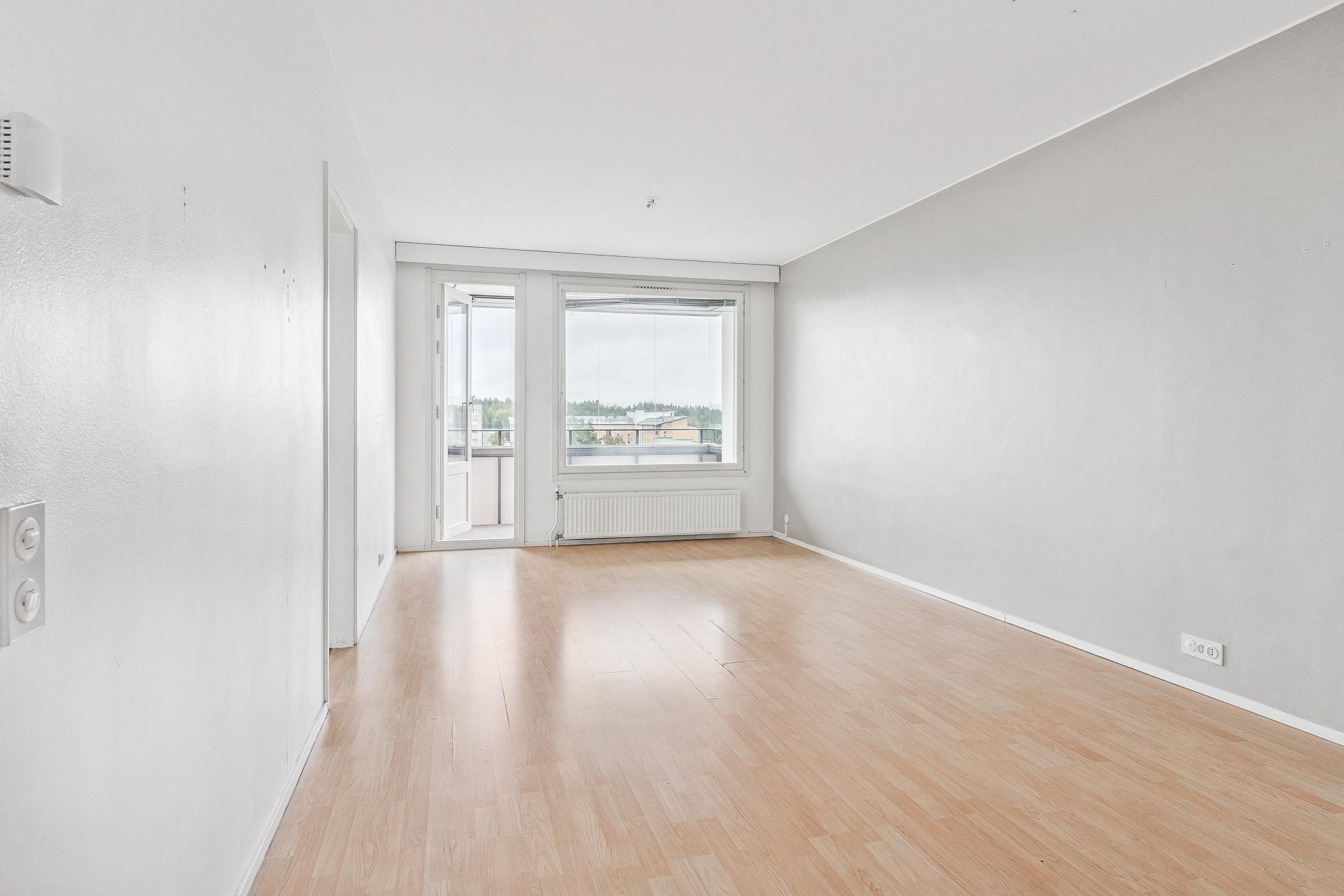 Olohuone käynti parvekkeelle