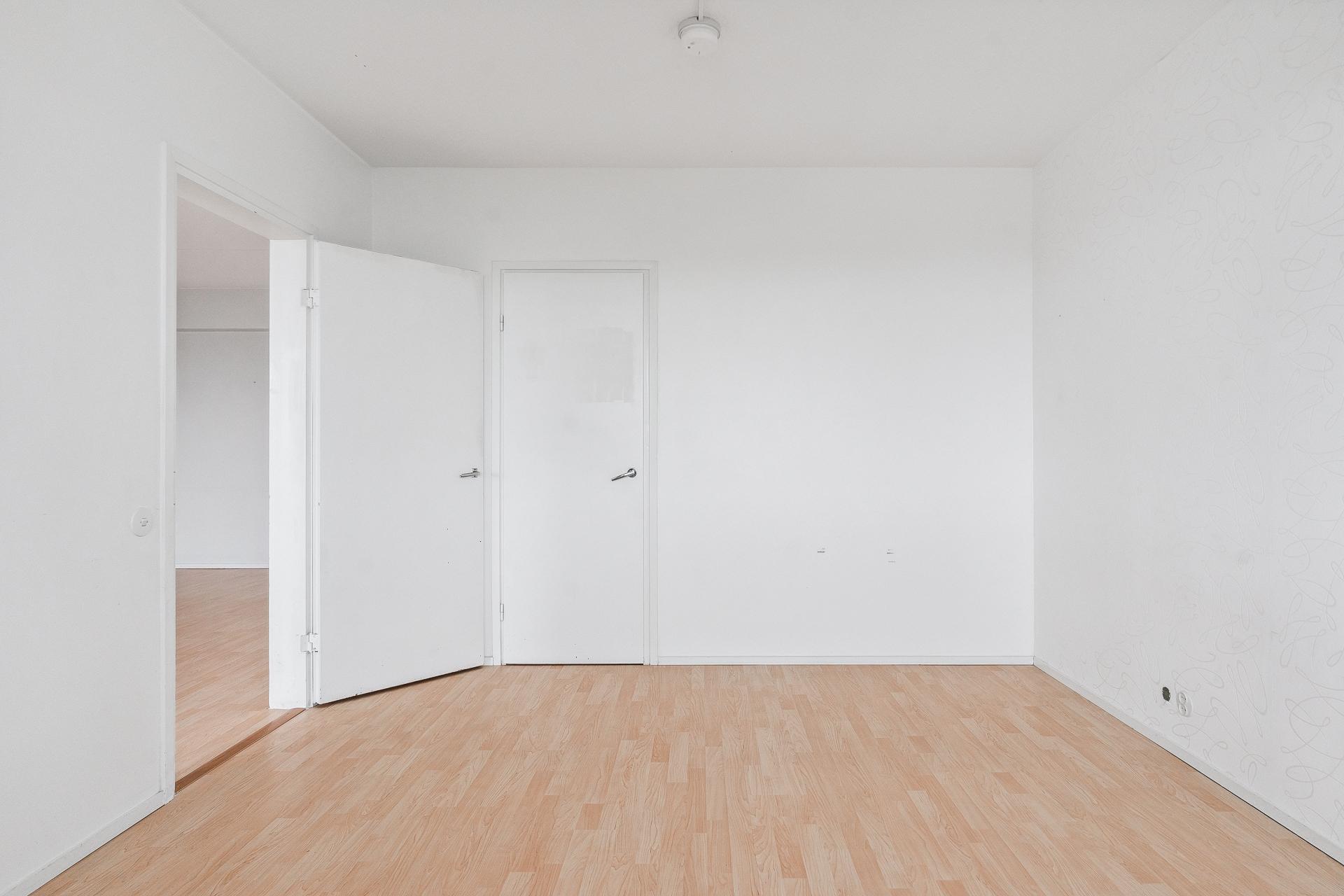 Makuuhuone 2 vaatehuoneella