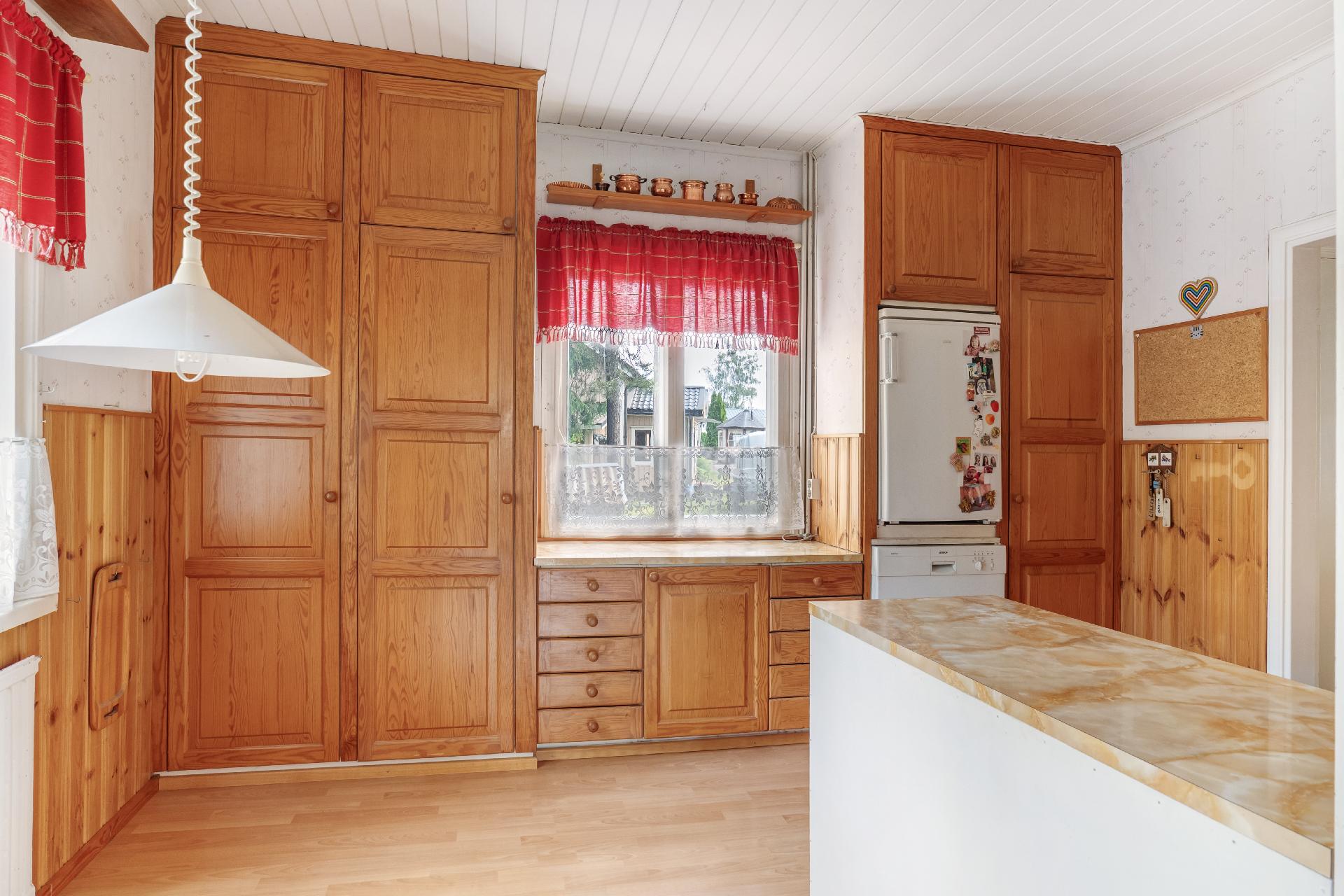 Koulumestarinkuja 6, Muurala, Espoo