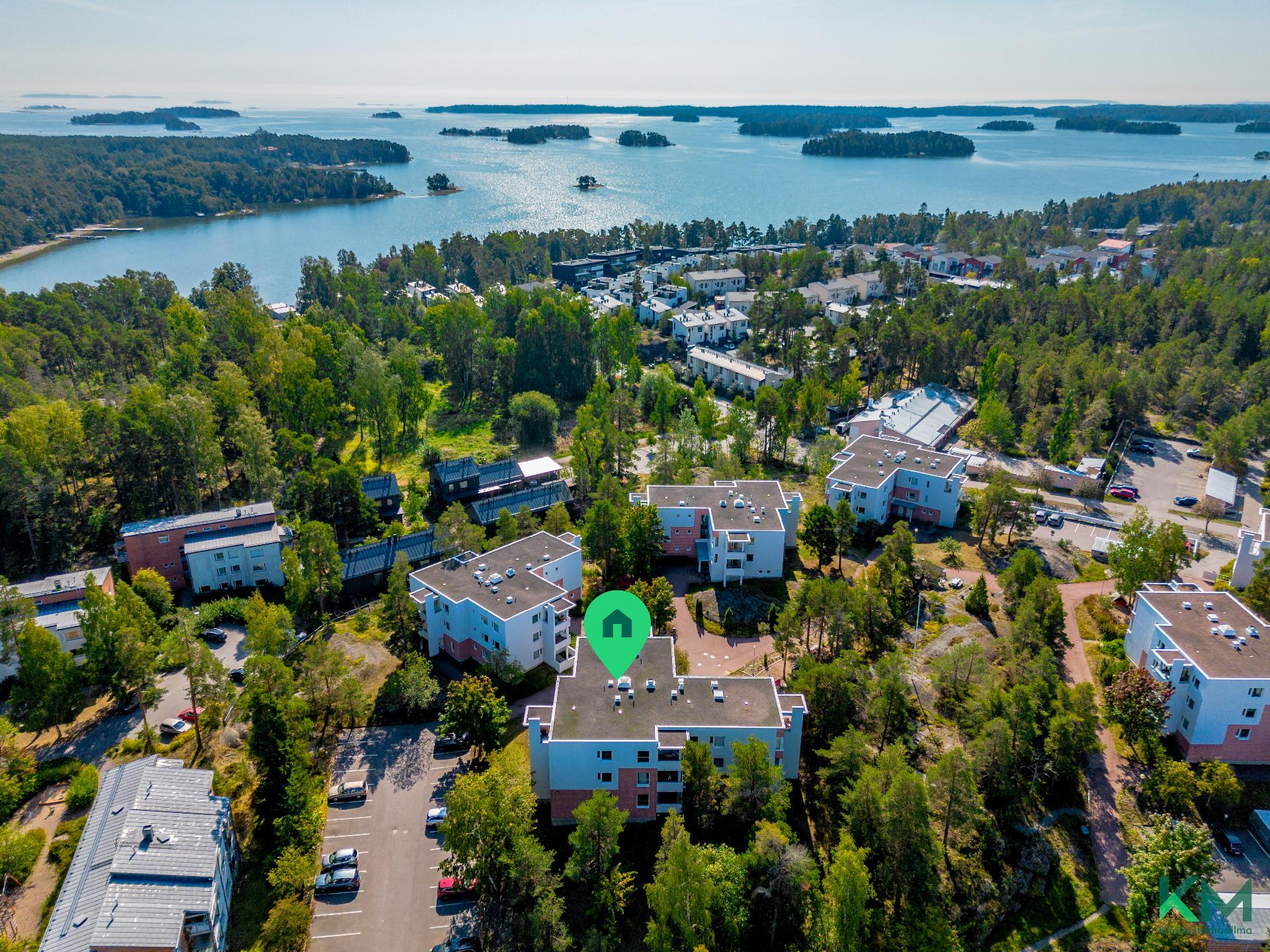 Upea sijainti lähellä luontoa ja merta