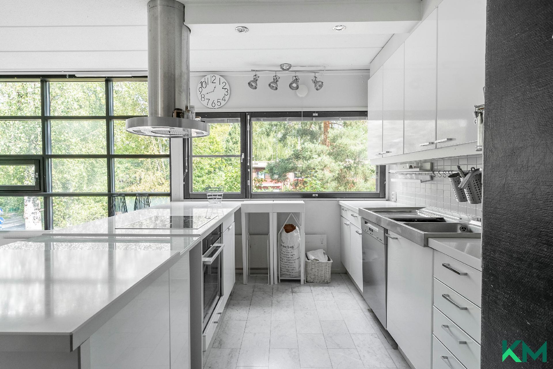 Kiviportintie 28, Vartiokylä, Helsinki