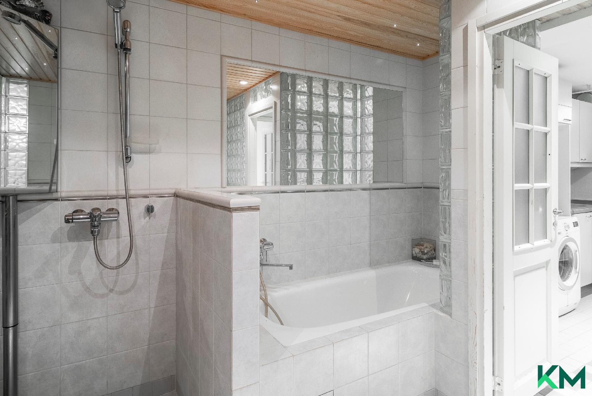 Kiviportintie 28, Vartiokylä, Helsinki