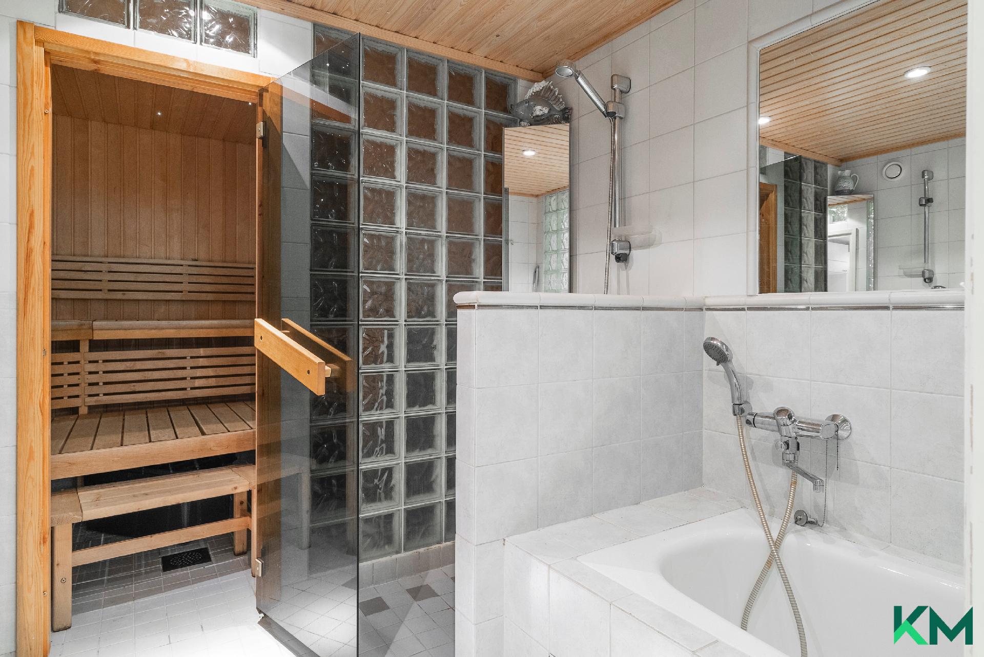 Kiviportintie 28, Vartiokylä, Helsinki