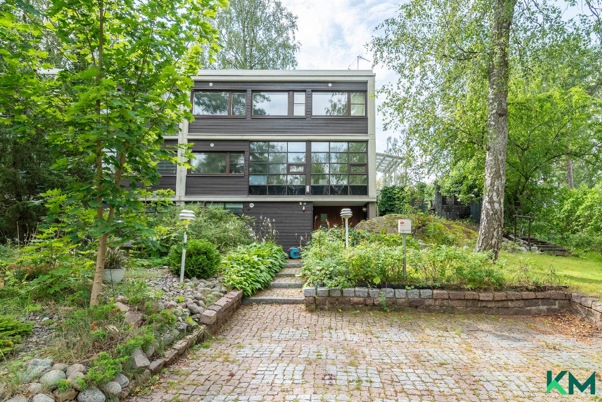 Kiviportintie 28, Vartiokylä, Helsinki