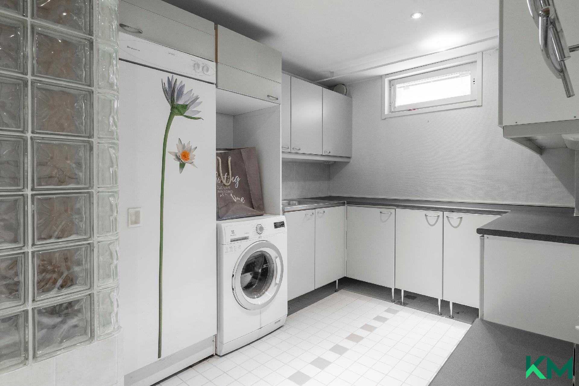 Kiviportintie 28, Vartiokylä, Helsinki