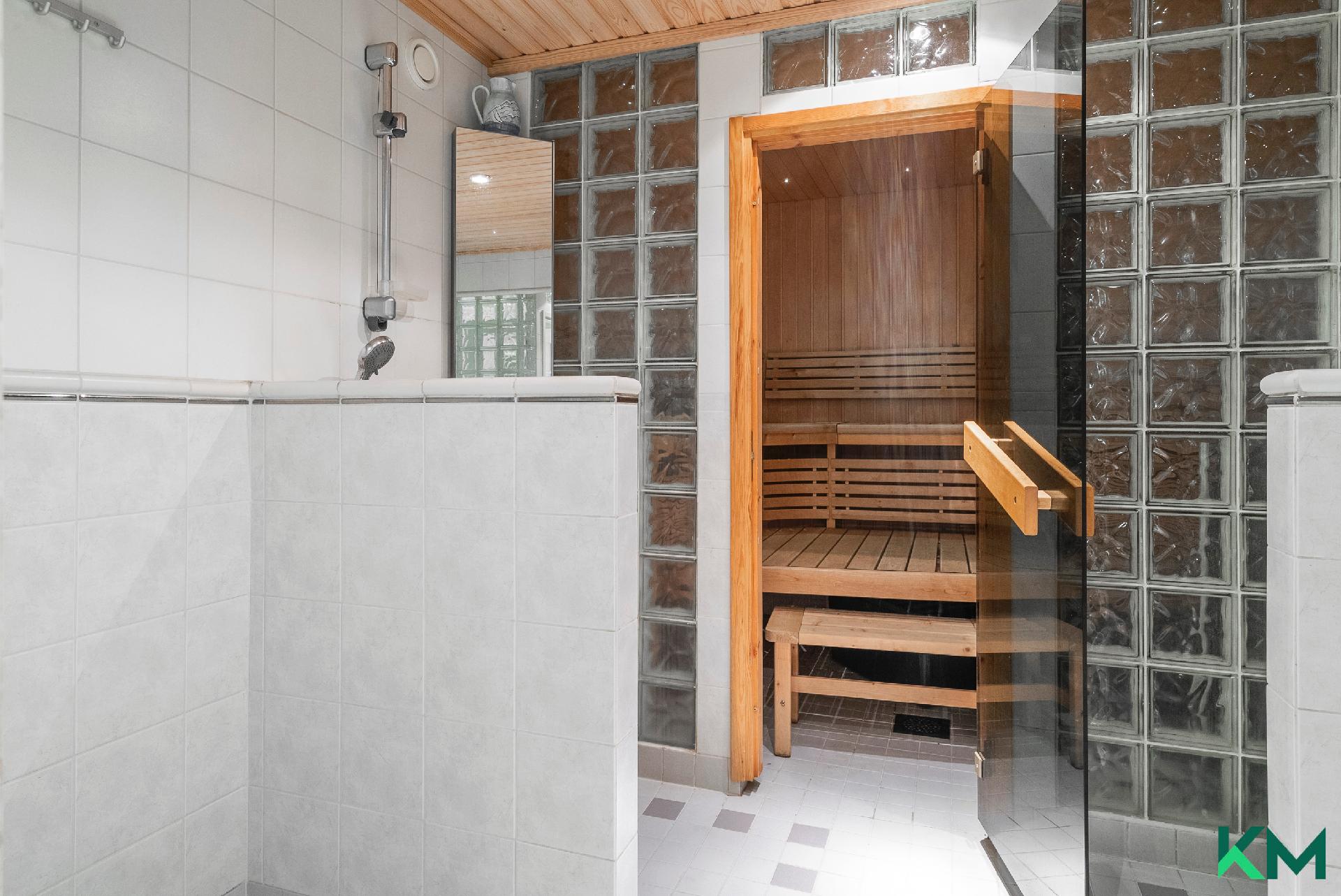 Kiviportintie 28, Vartiokylä, Helsinki