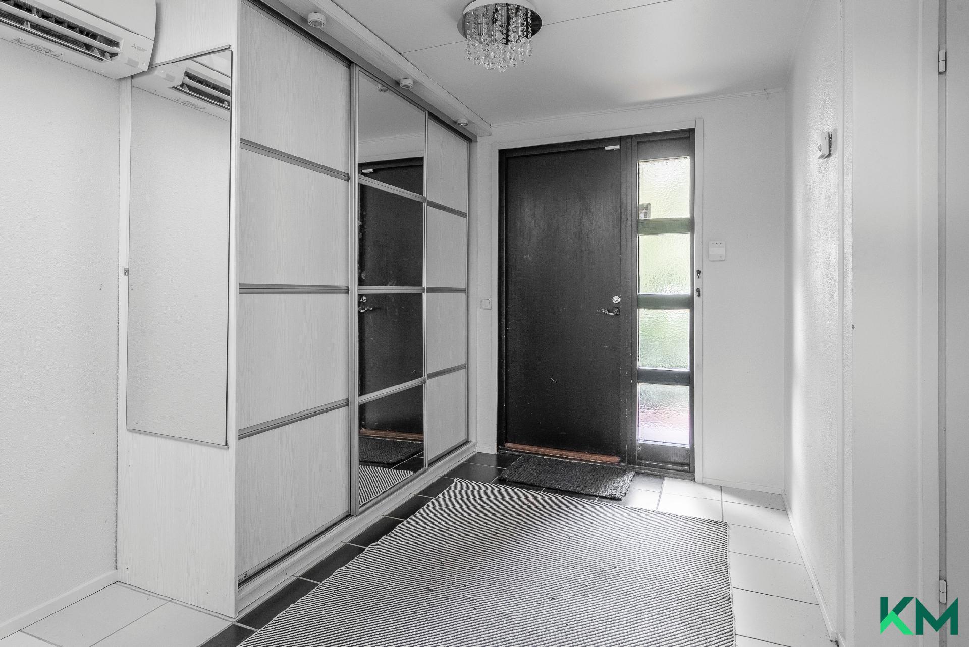 Kiviportintie 28, Vartiokylä, Helsinki