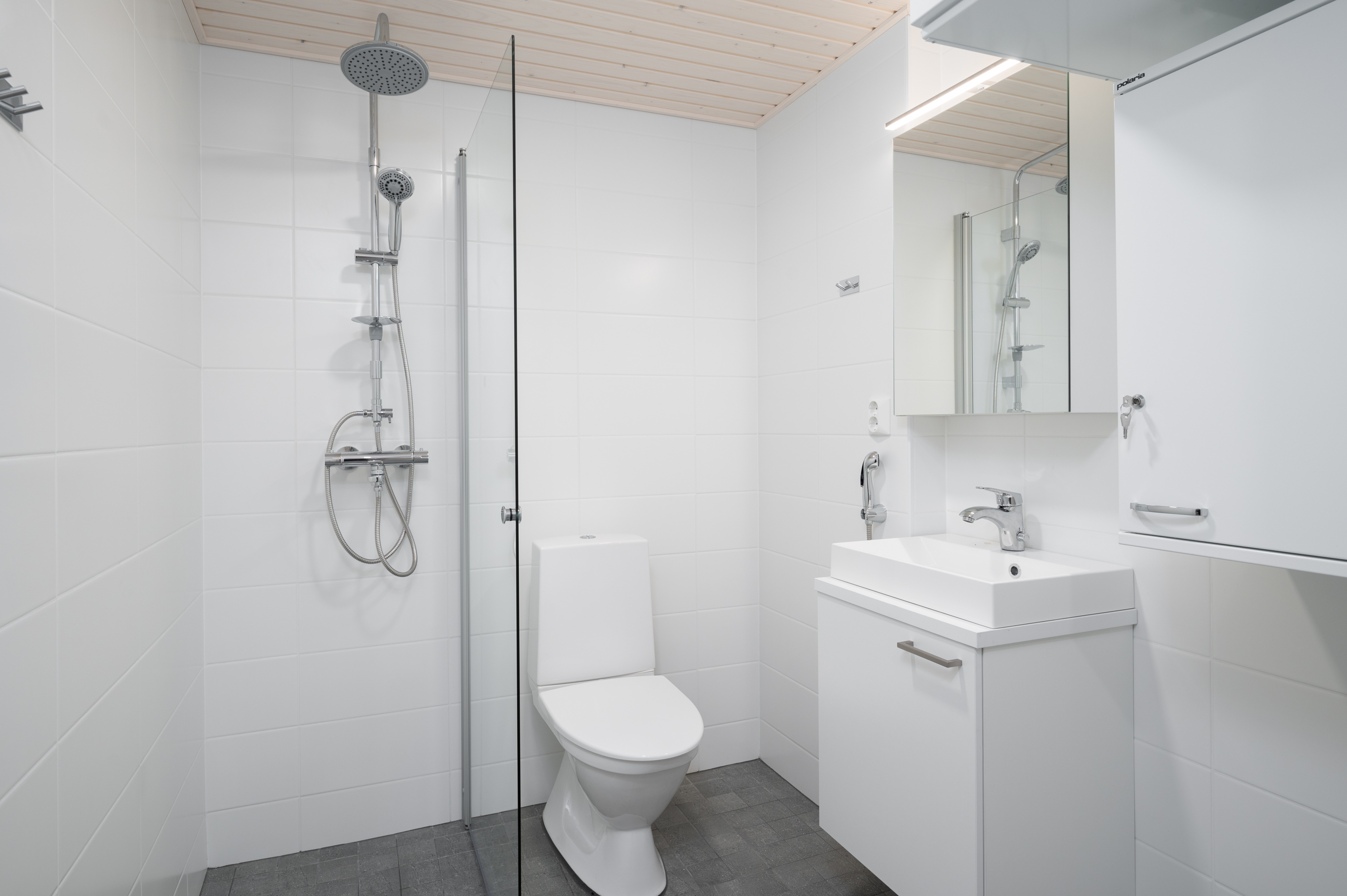 kuvat vastaavanlaisesta asunnosta alemmasta kerroksesta