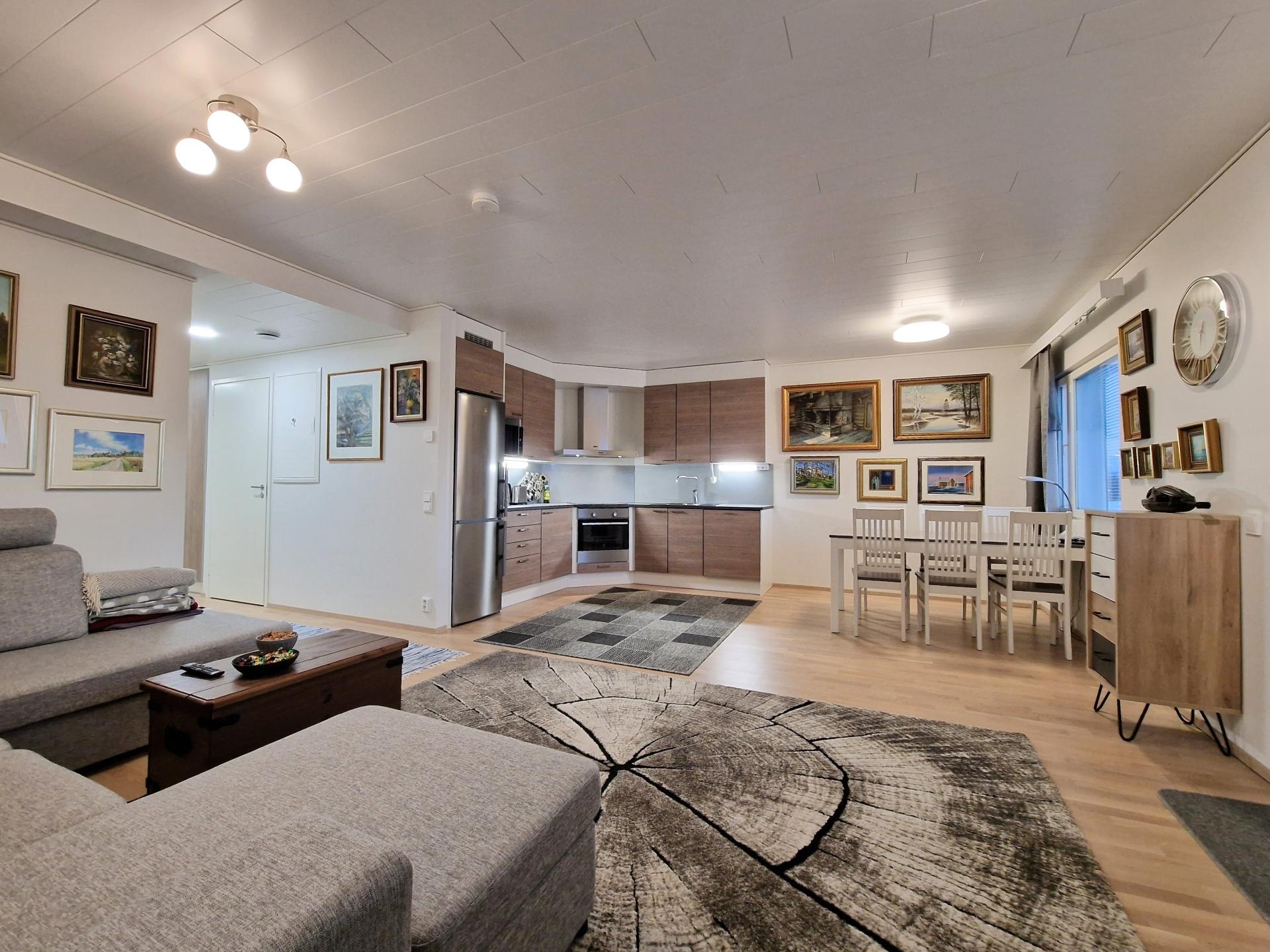 Huoneisto on valmiiksi kalustettu