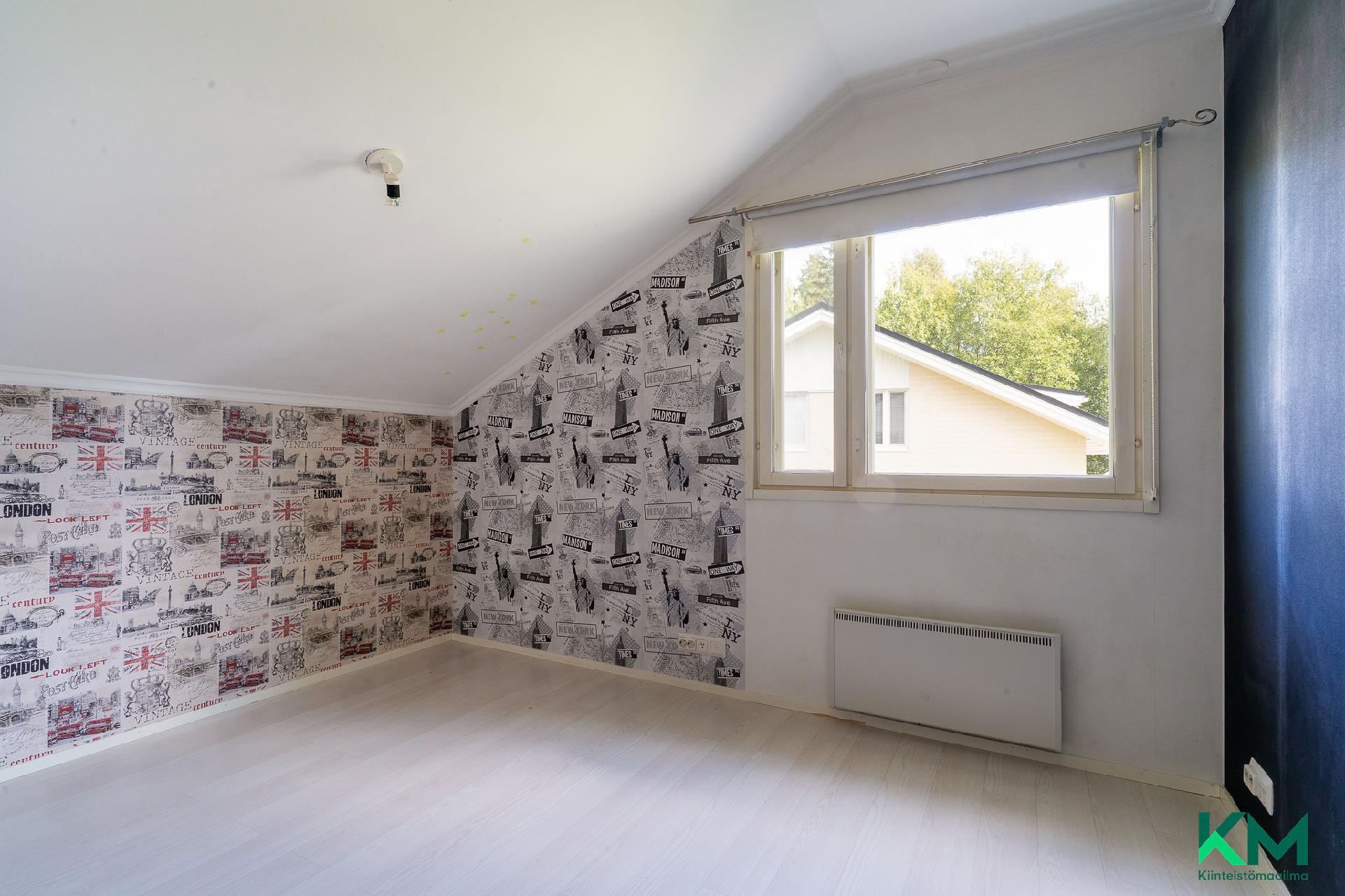 Toinen yk:n makuuhuone