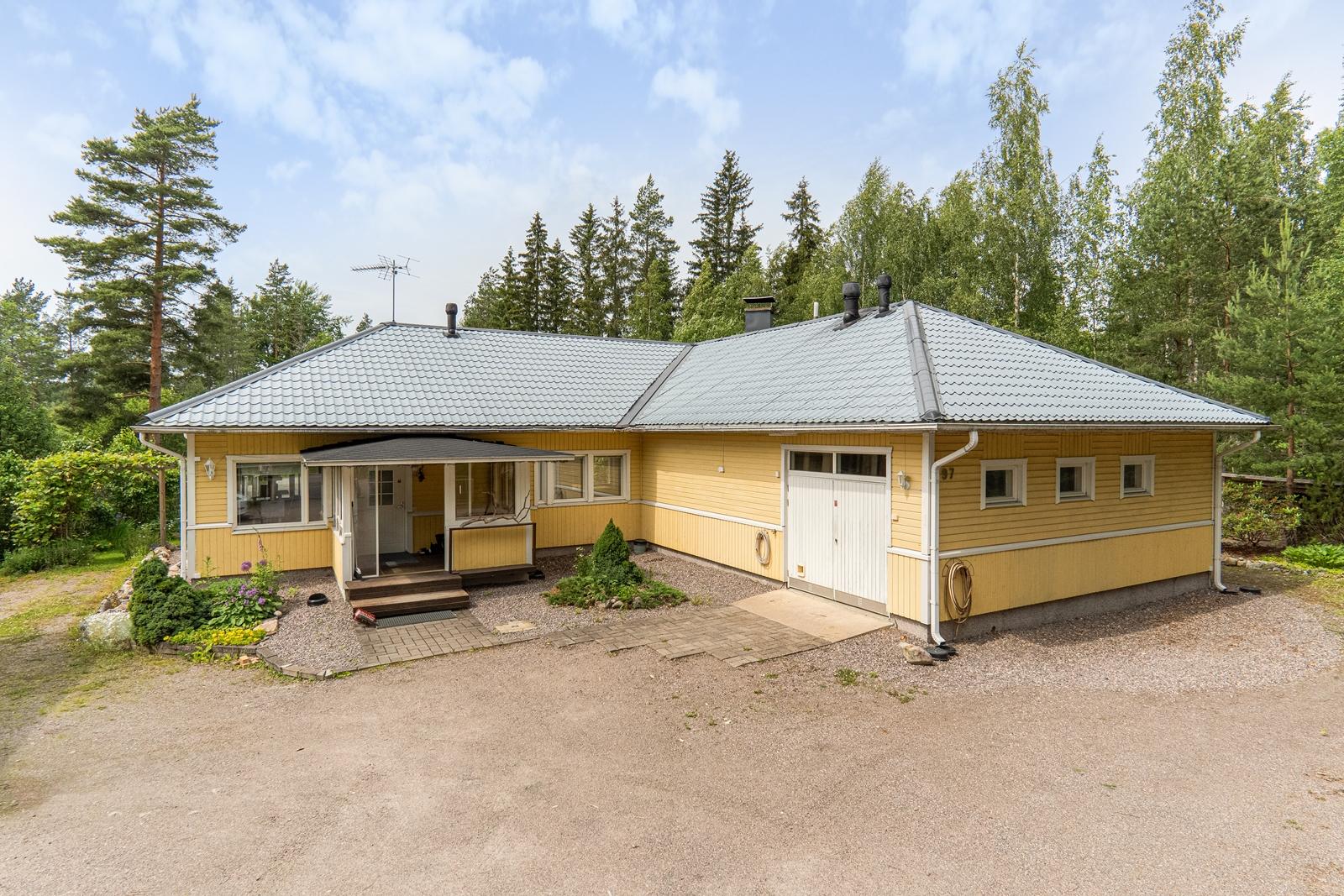 Juholantie 97, Halkia, Pornainen