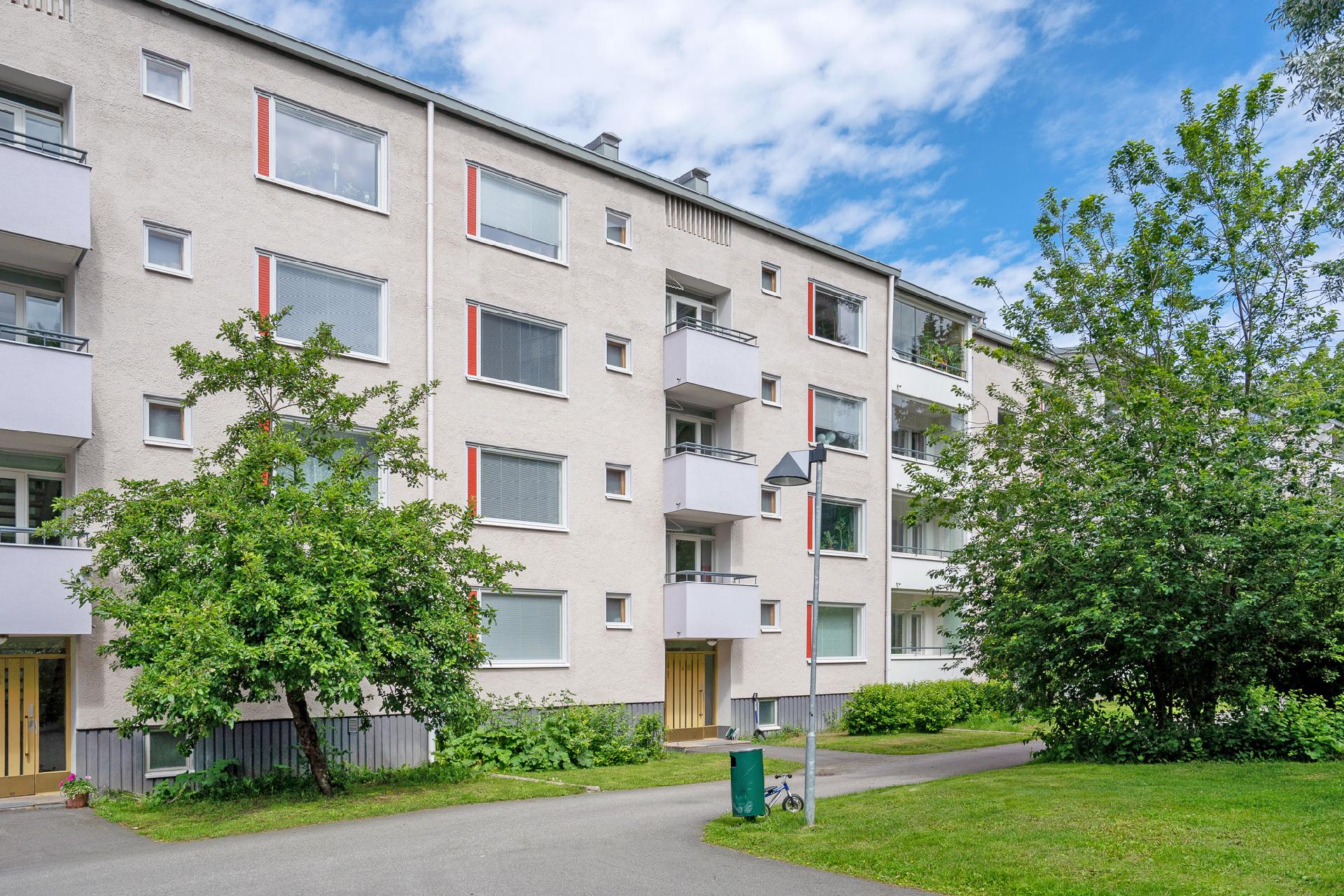 Julkisivu
