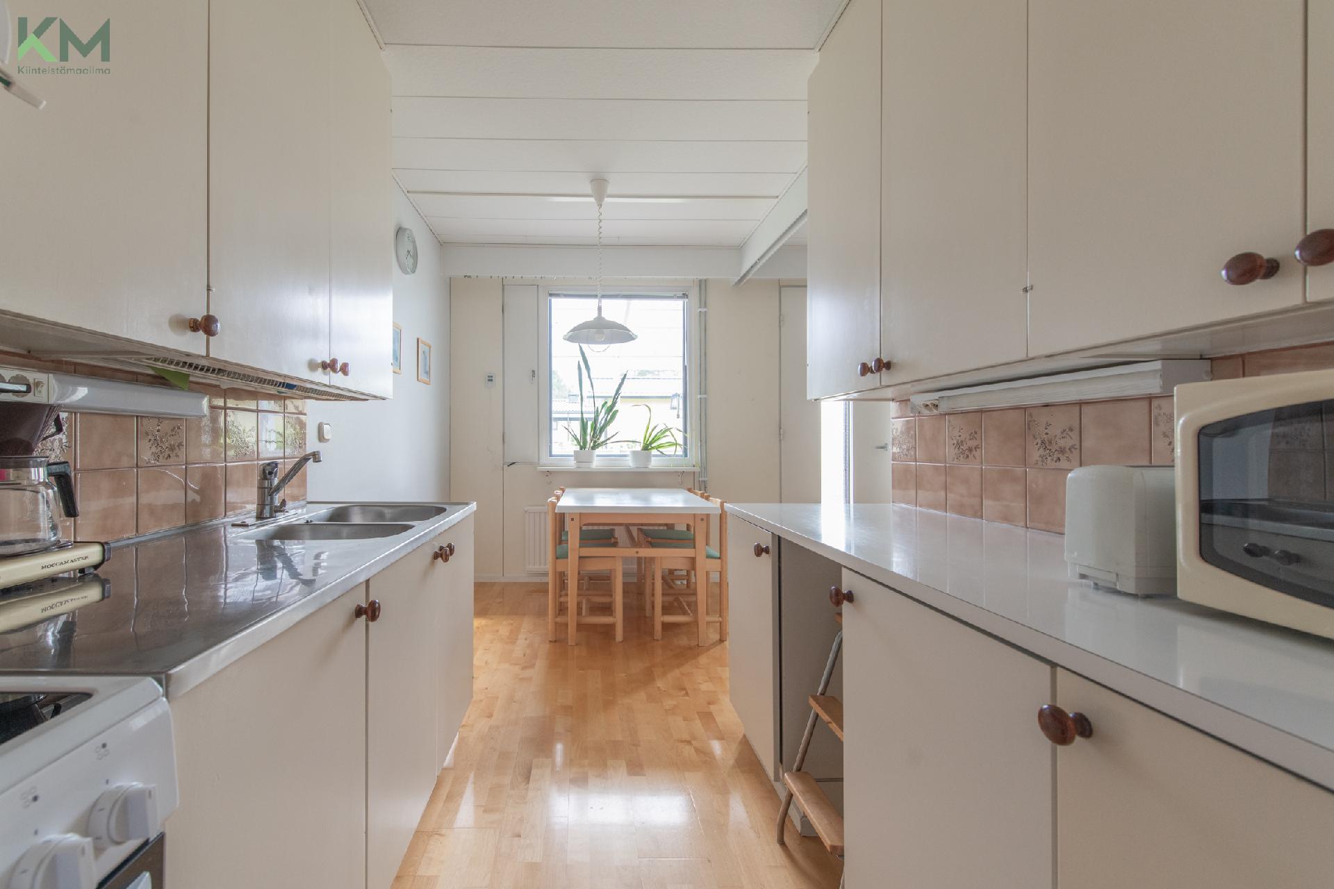 Huhdantie 4, Jyrä, Kurikka