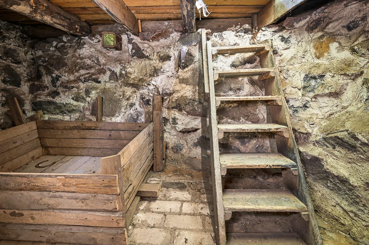 Kylmäkellari olohuoneen alla