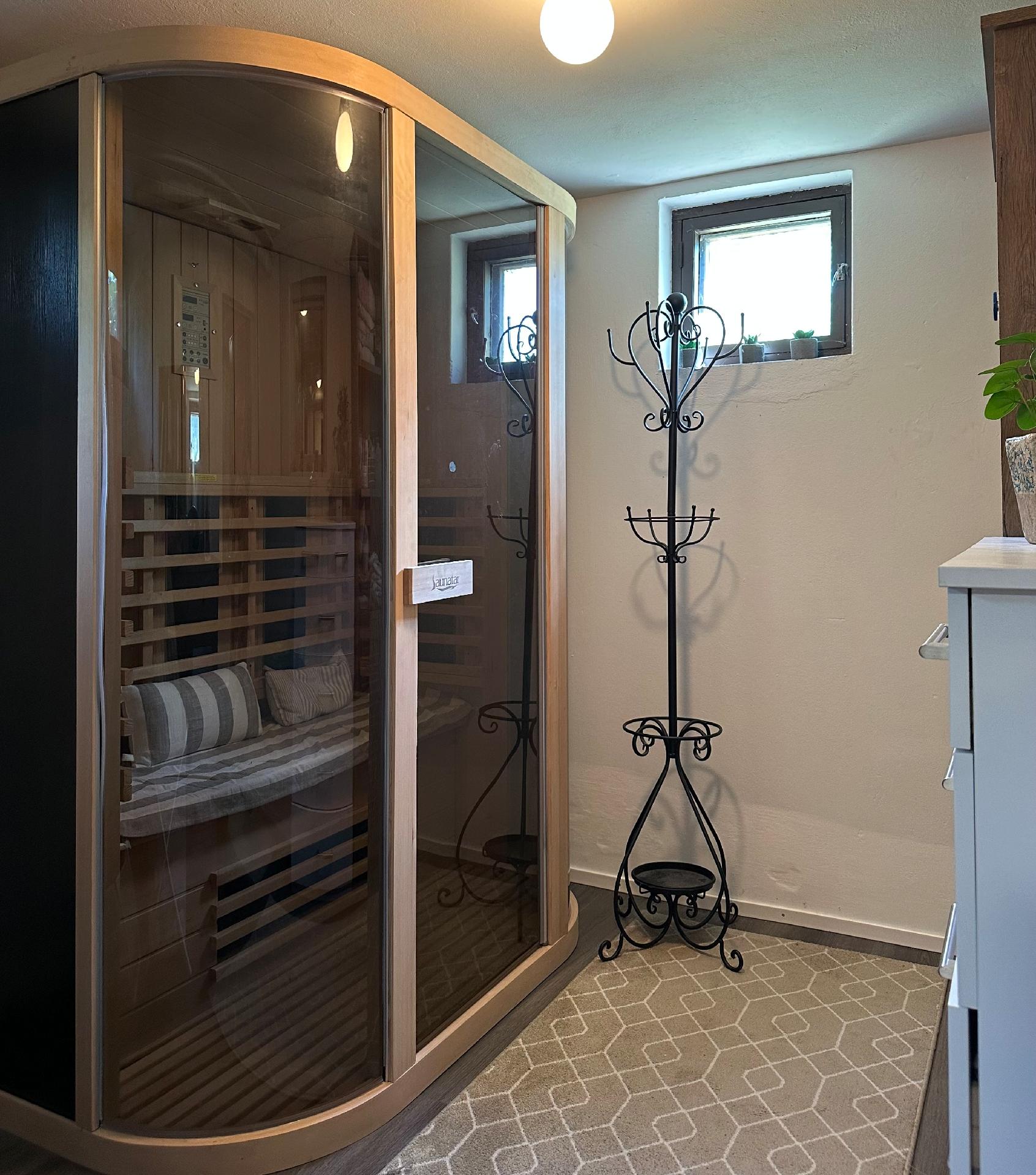 Myyjän oma infrapunasauna