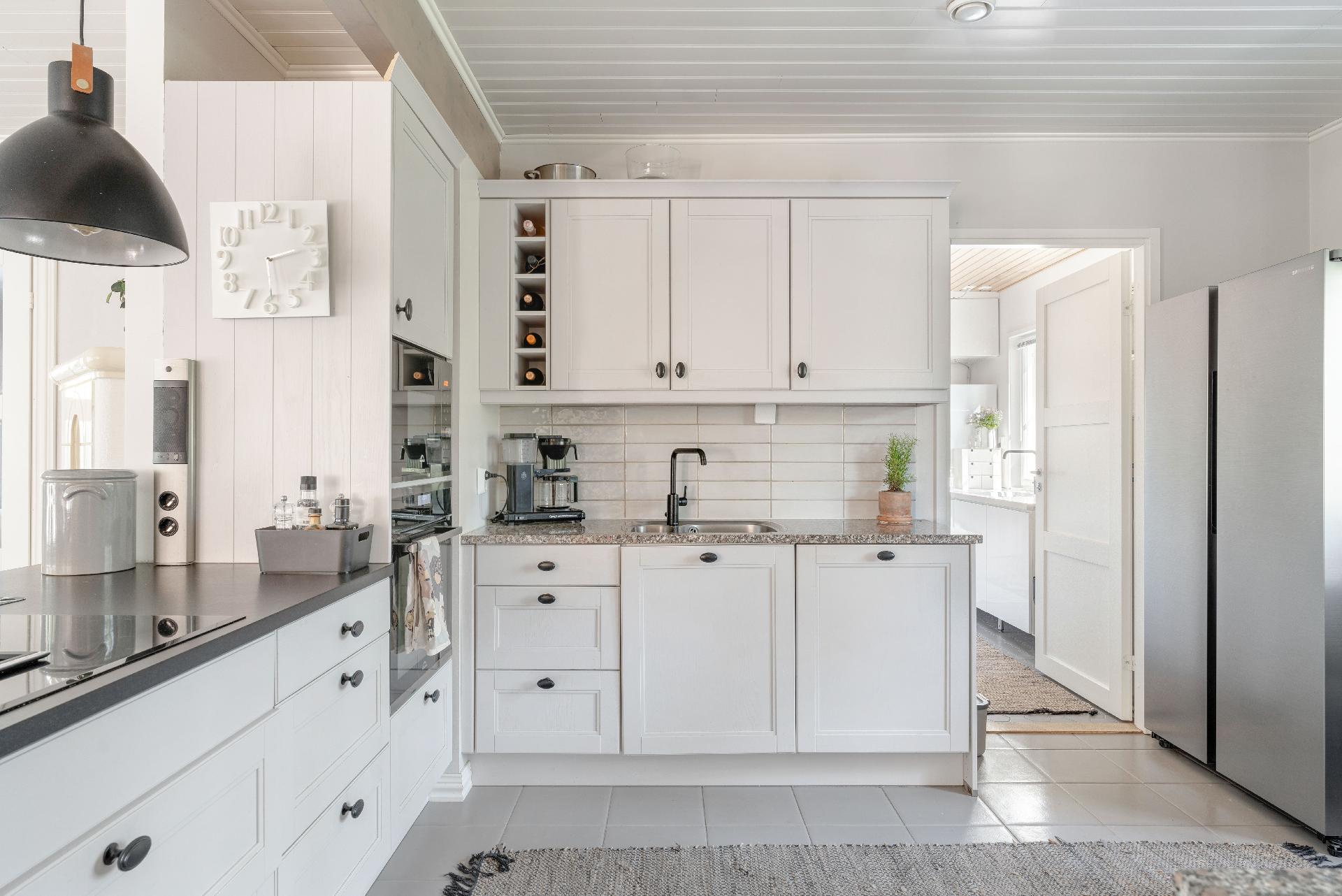 Tyylikäs keittiö