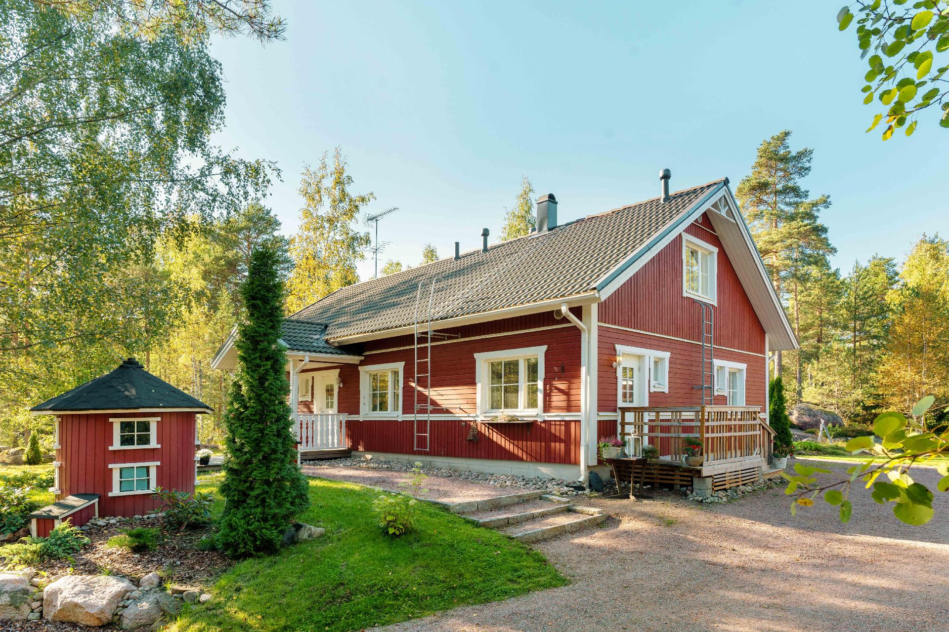 Idyllinen kokonaisuus Degerbyssä!