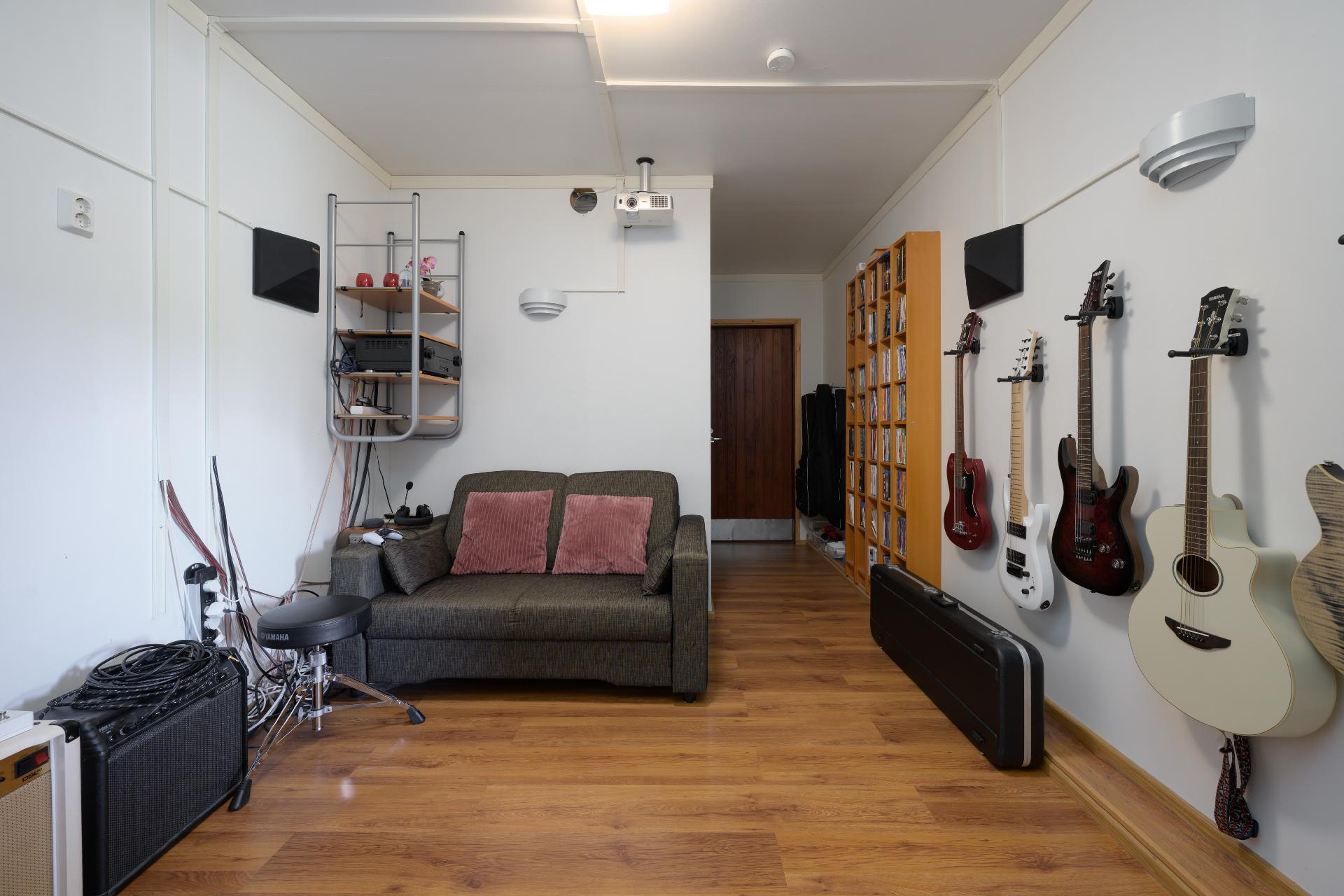 Keskitie 1, Röykkä, Nurmijärvi