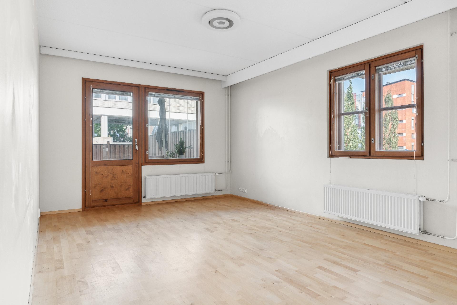 Komentajankatu 8, Perkkaa, Espoo