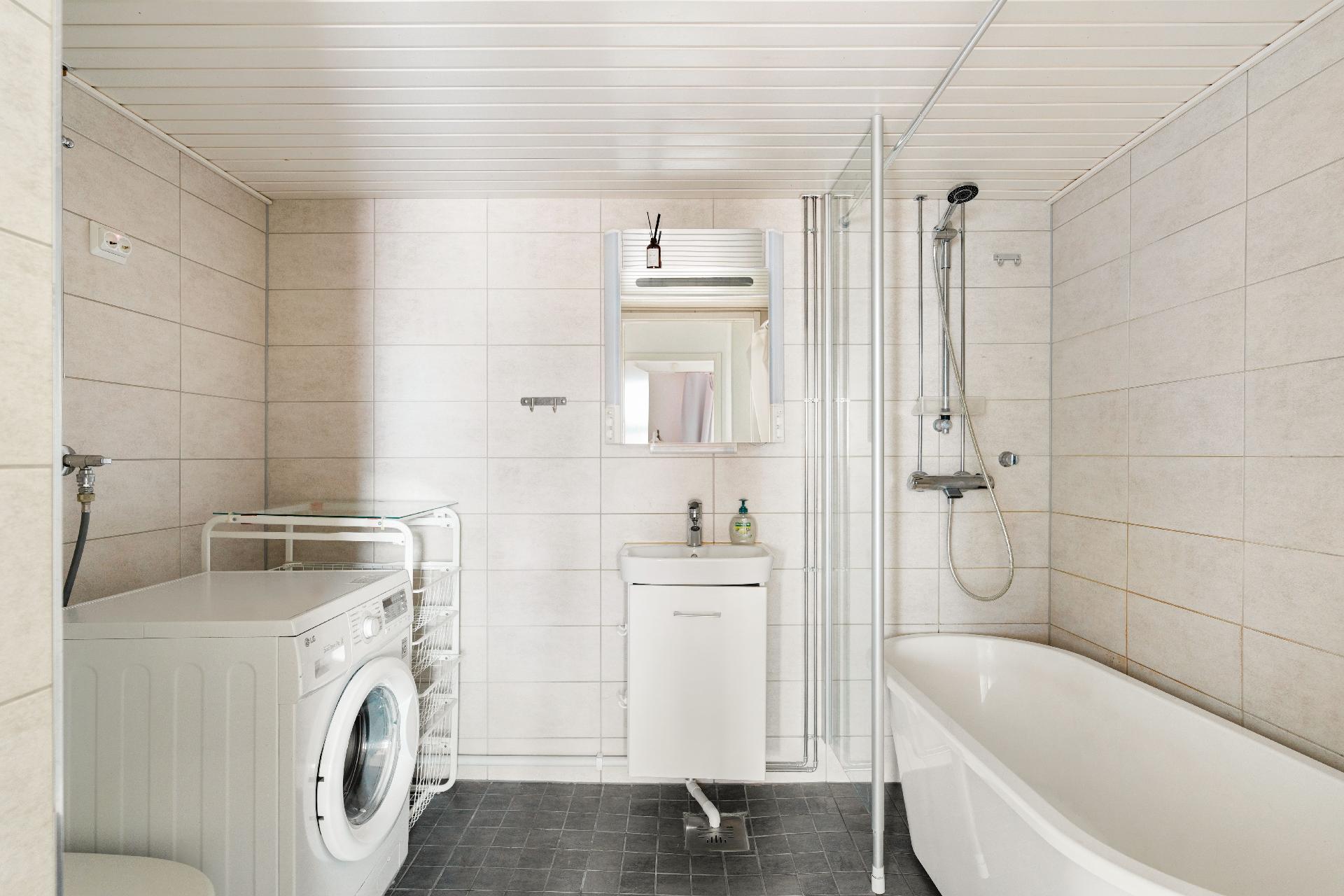 Meri-Rastilan tie 15, Vuosaari, Helsinki