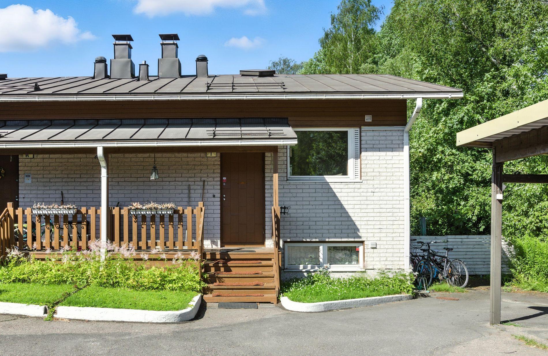 Pakilantie 84, Länsi-Pakila, Helsinki