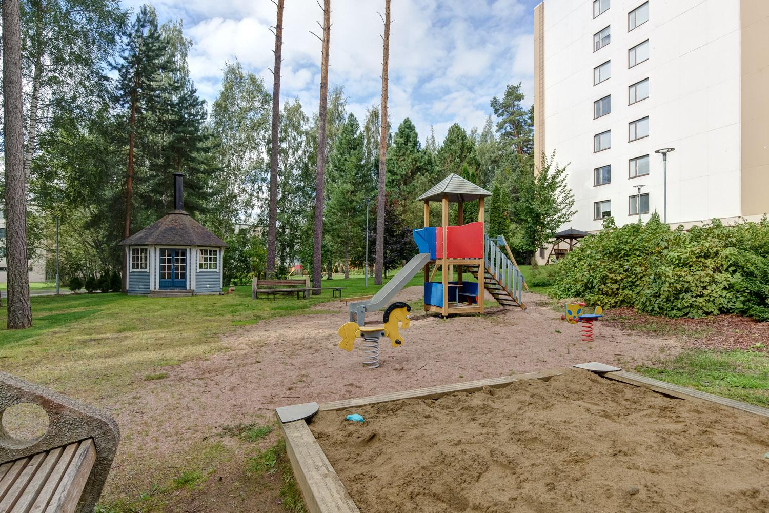 Lielahdenkatu 27, Lentävänniemi, Tampere