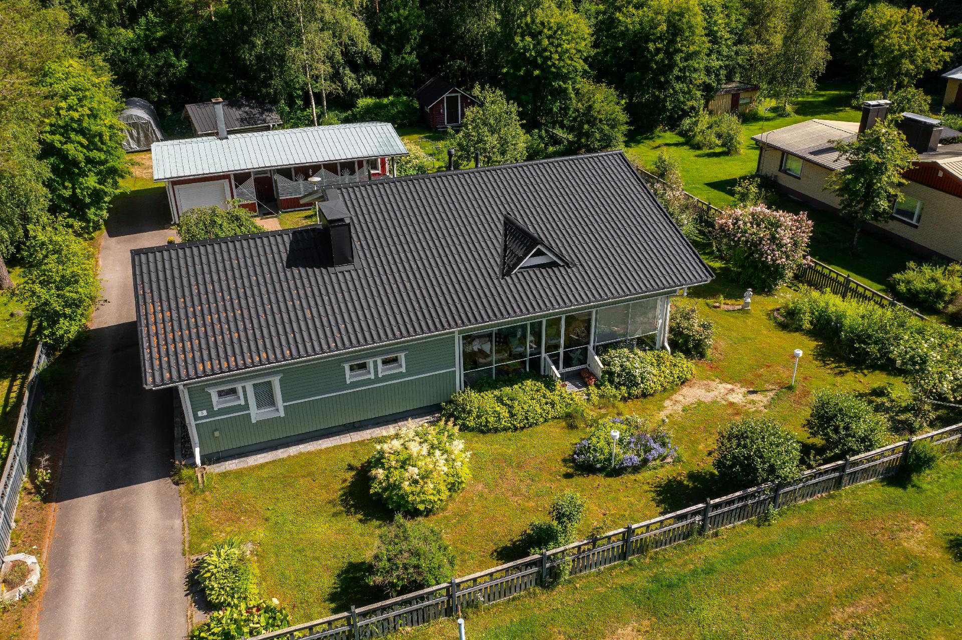 Puusepäntie 5, Keskusta, Ii