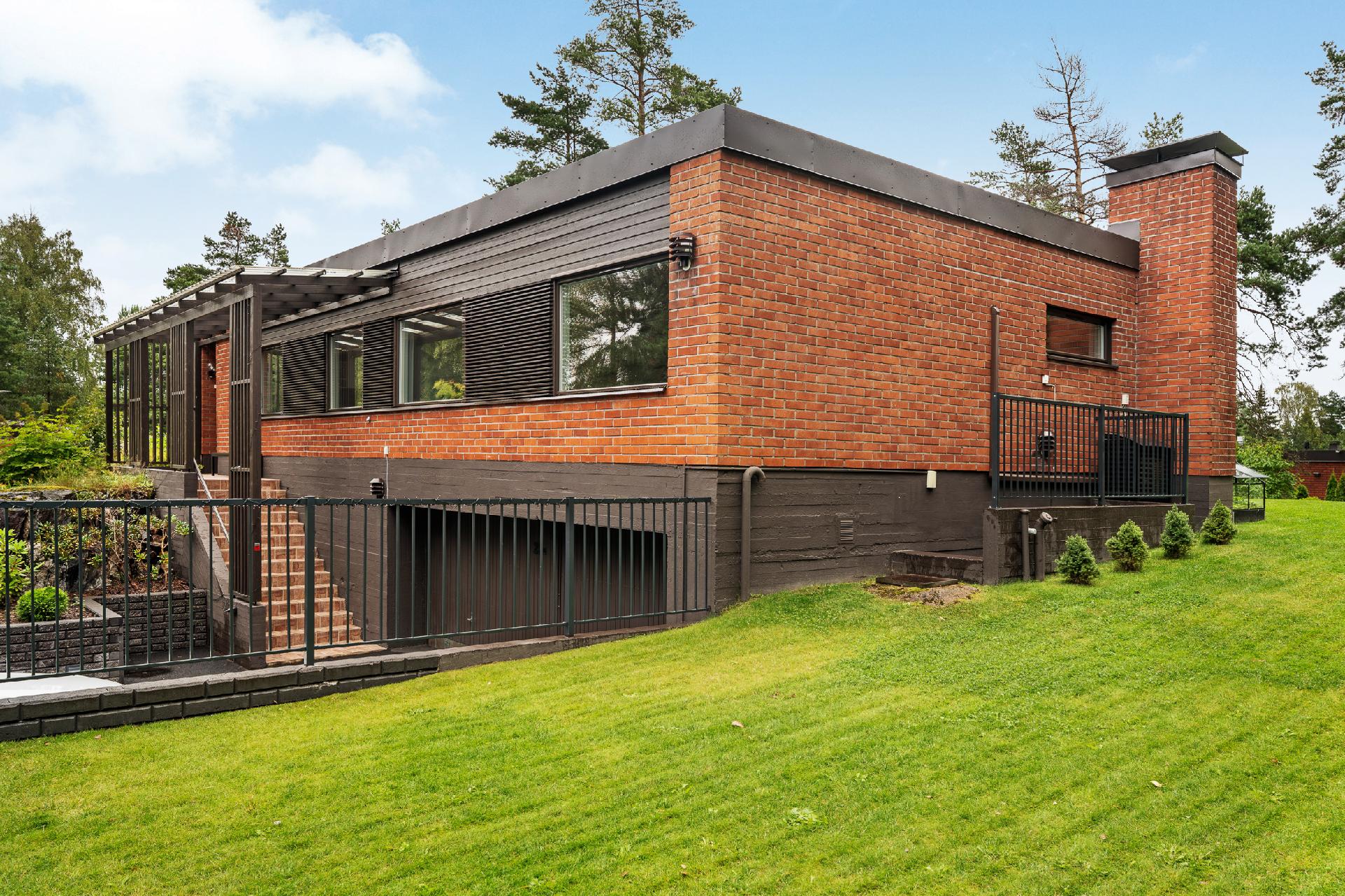 Kavallintie 25, Kauniainen