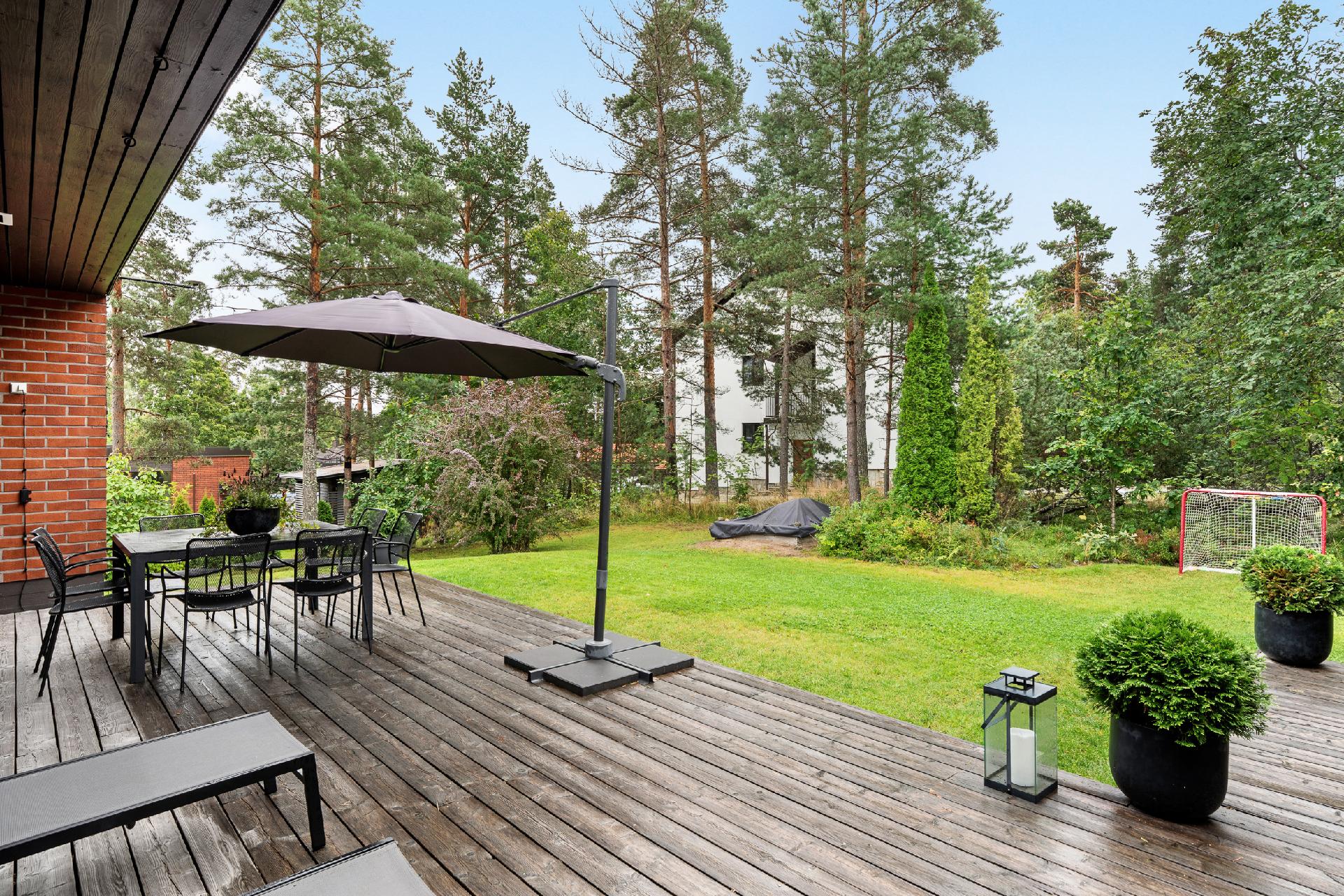 Kavallintie 25, Kauniainen