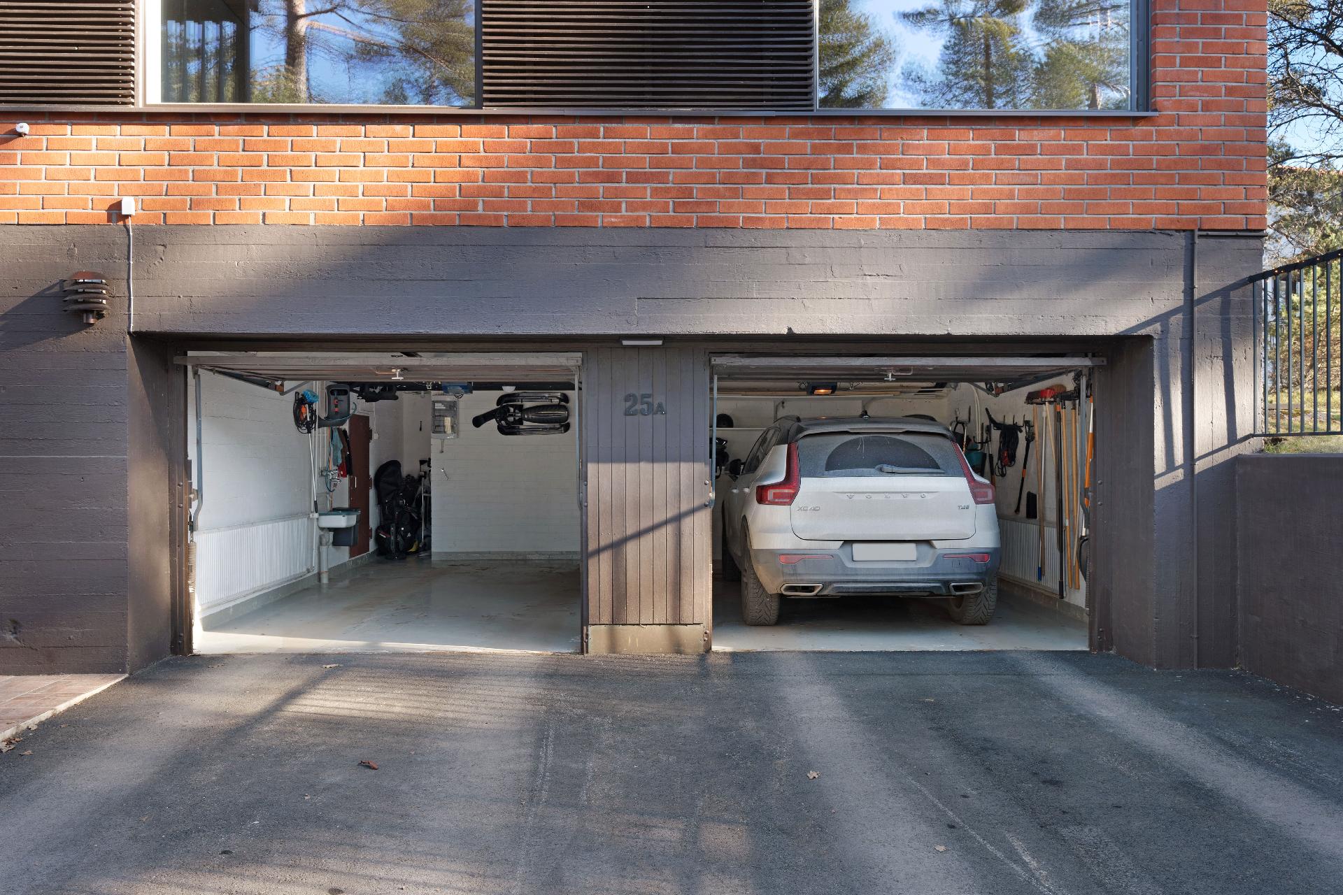 Kavallintie 25, Kauniainen