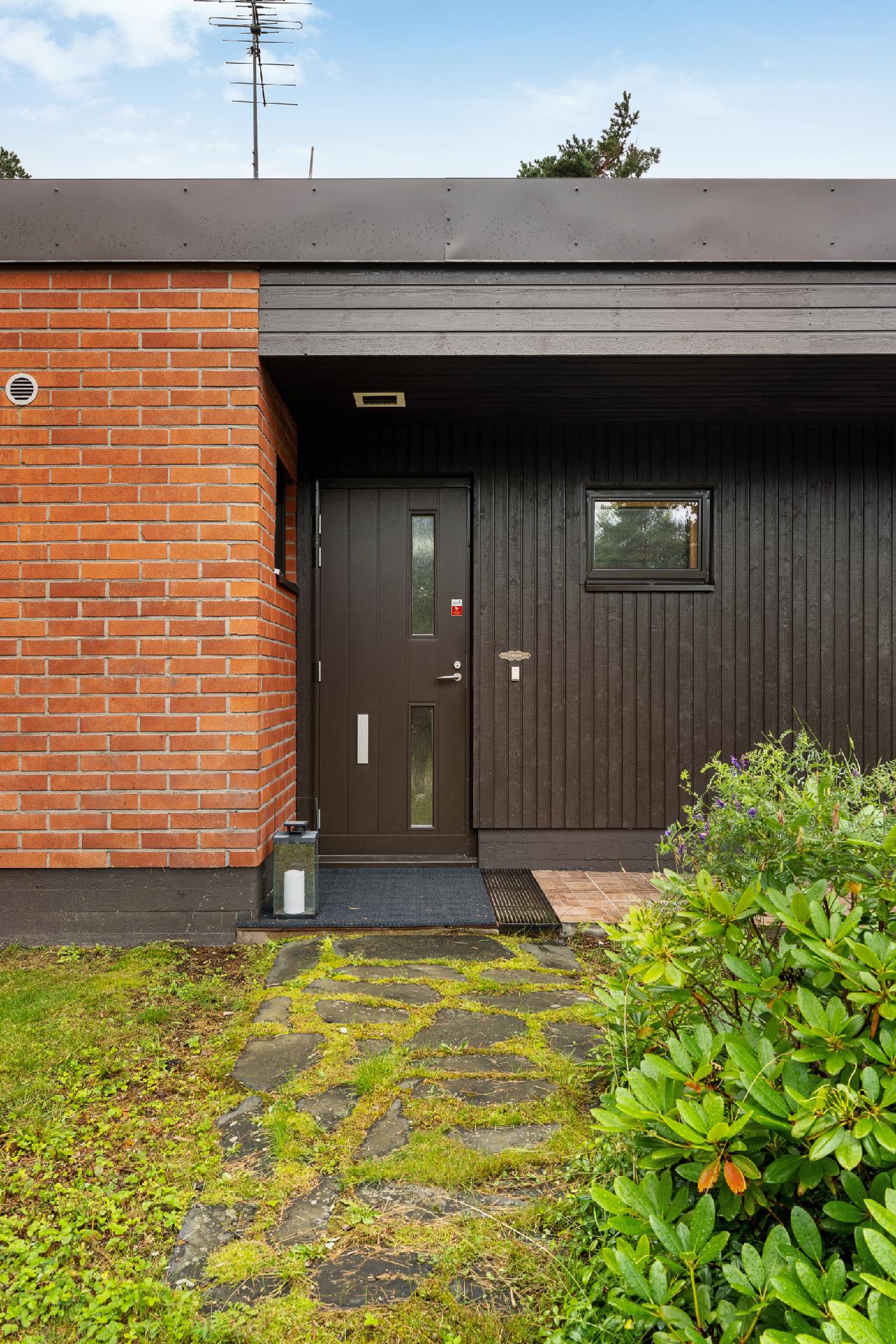 Kavallintie 25, Kauniainen