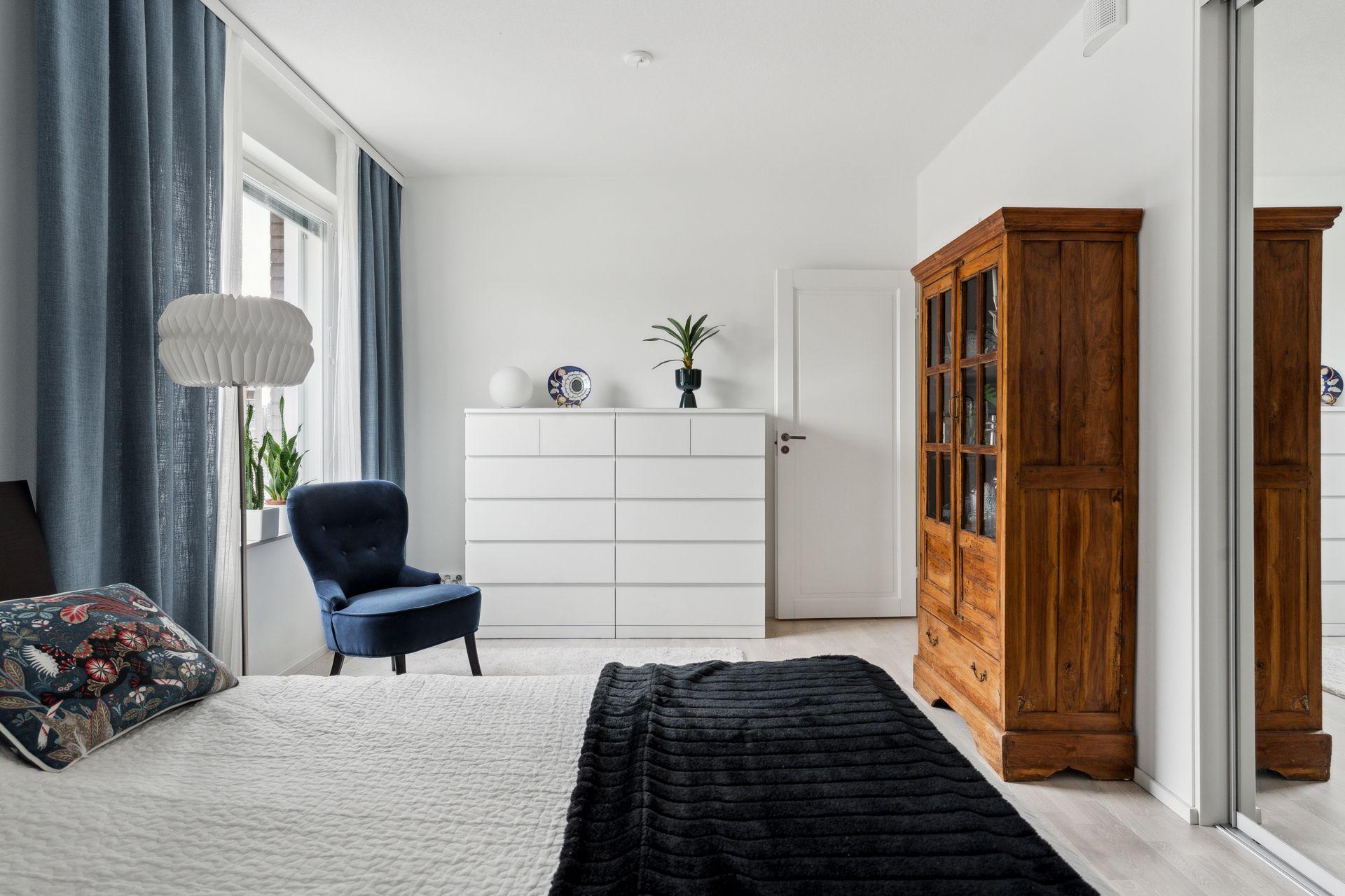 Ruutikellarintie 8, Mäkkylä, Espoo