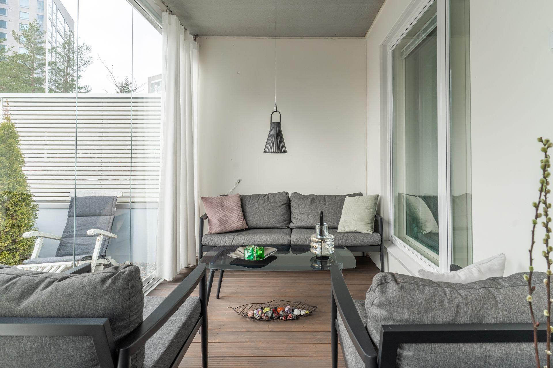 Ruutikellarintie 8, Mäkkylä, Espoo