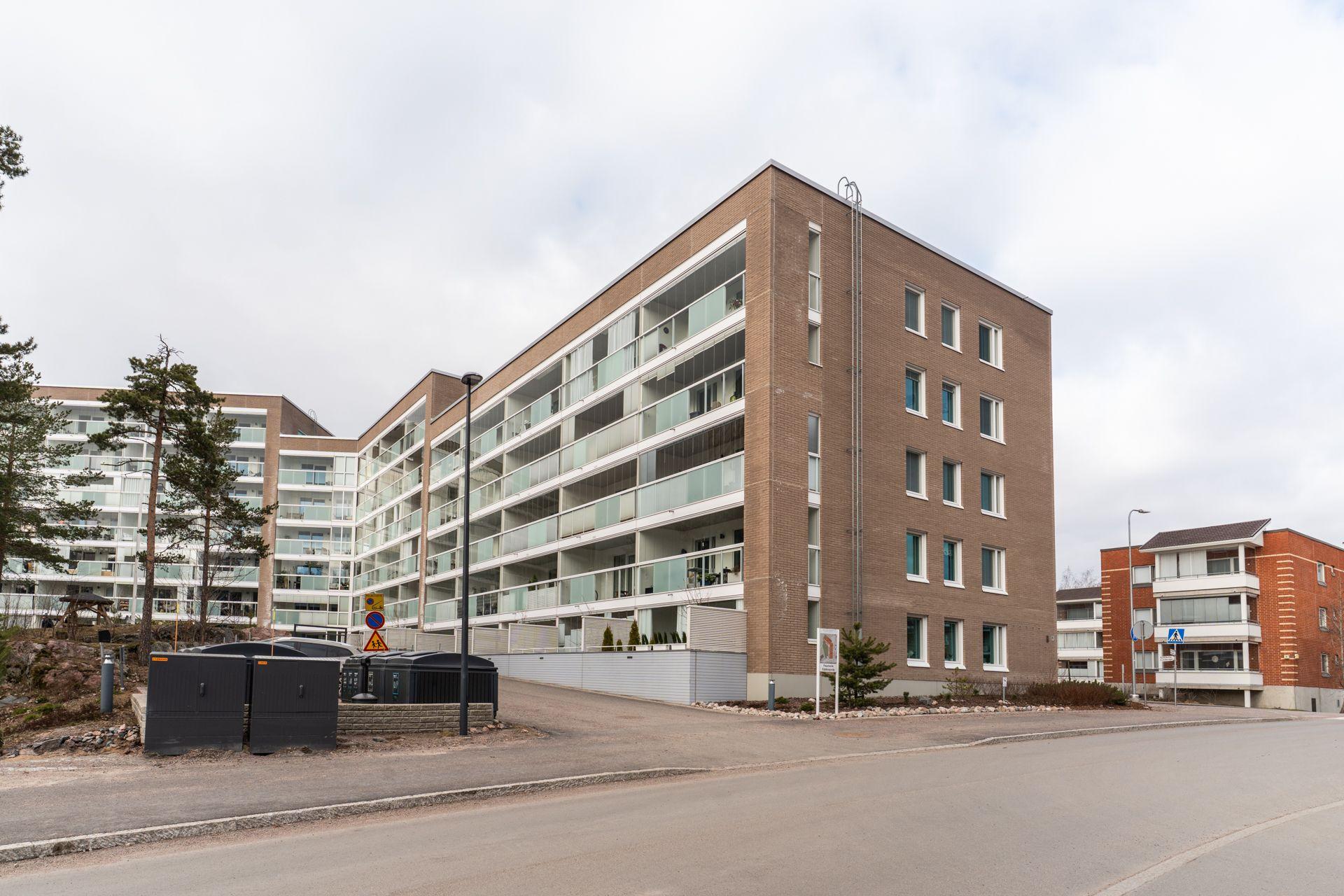 Ruutikellarintie 8, Mäkkylä, Espoo