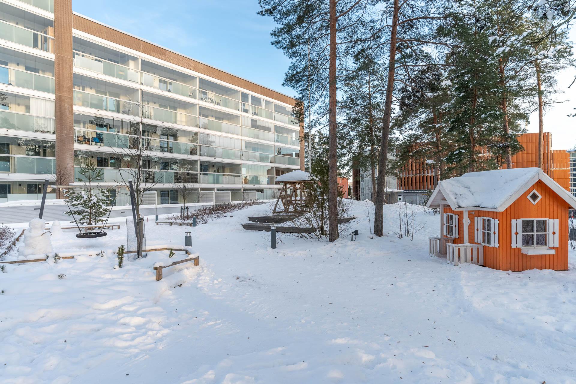 Ruutikellarintie 8, Mäkkylä, Espoo