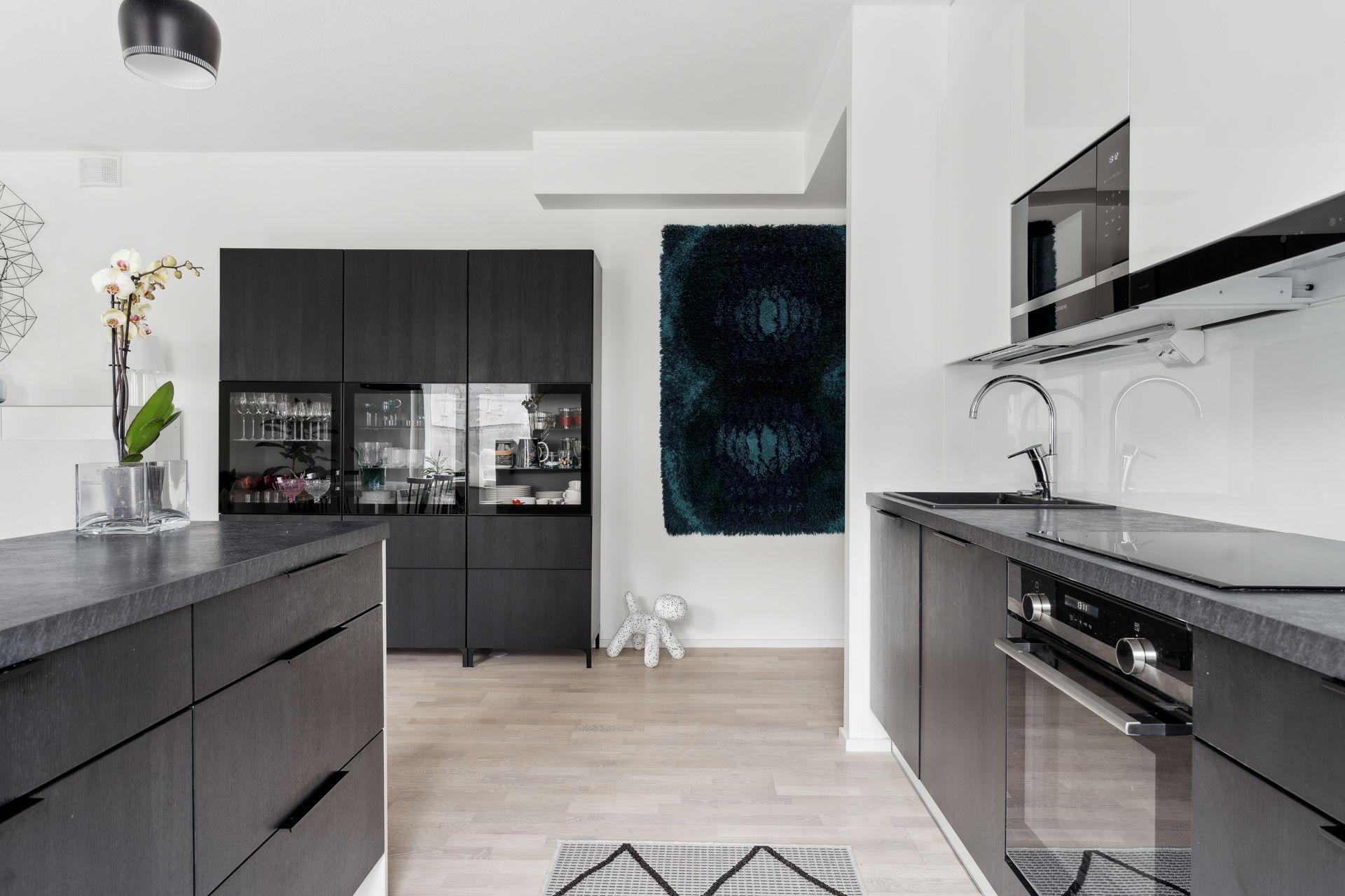 Ruutikellarintie 8, Mäkkylä, Espoo