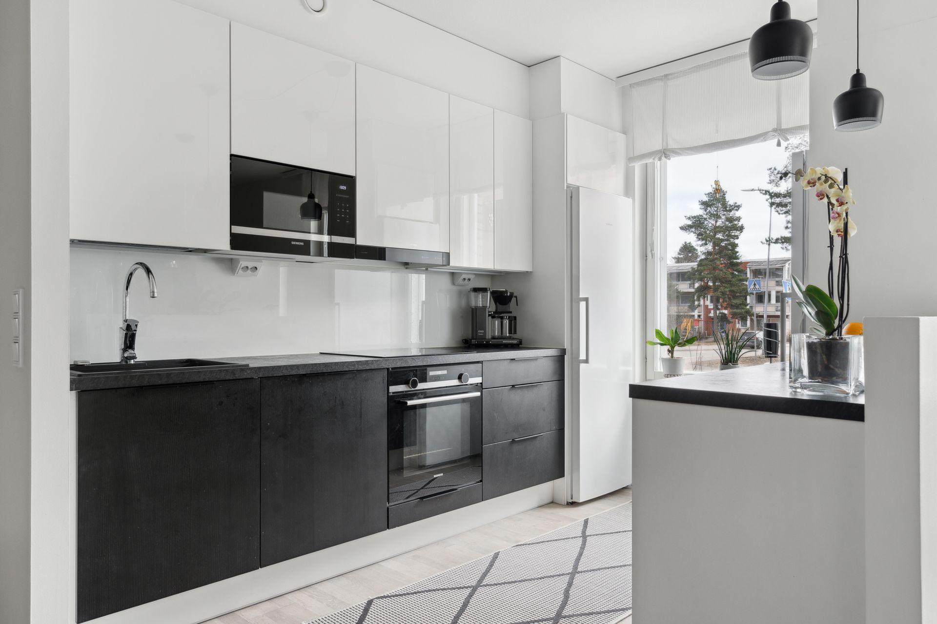 Ruutikellarintie 8, Mäkkylä, Espoo