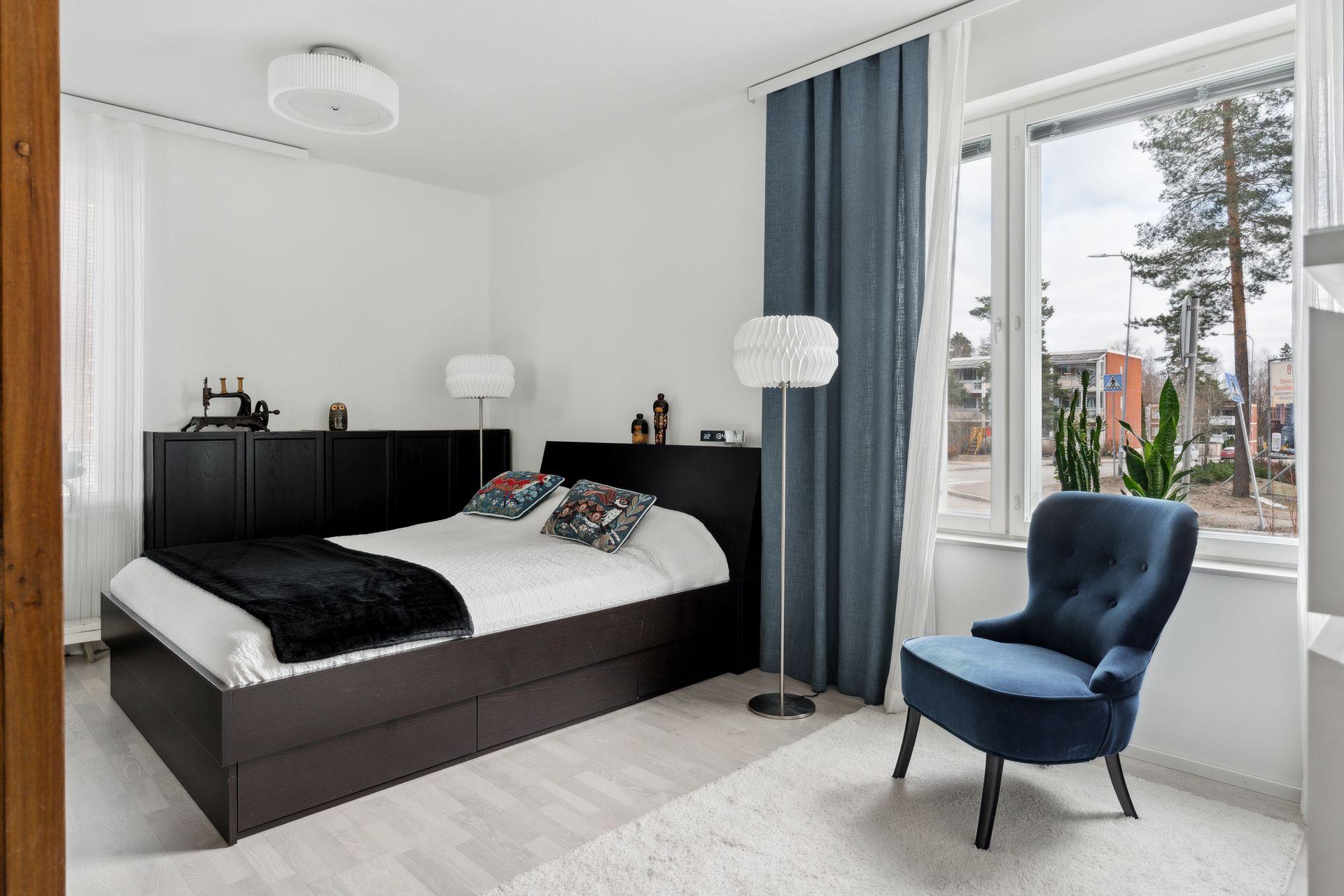 Ruutikellarintie 8, Mäkkylä, Espoo