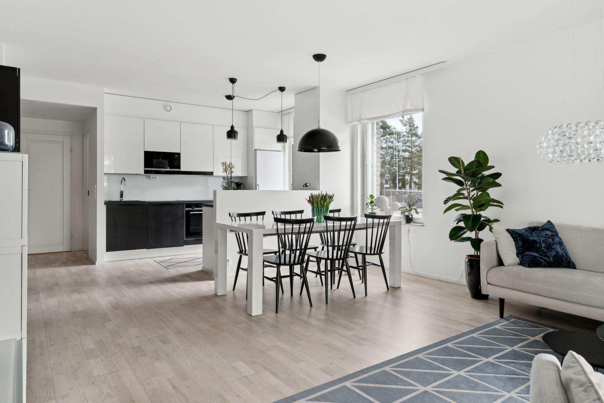 Ruutikellarintie 8, Mäkkylä, Espoo