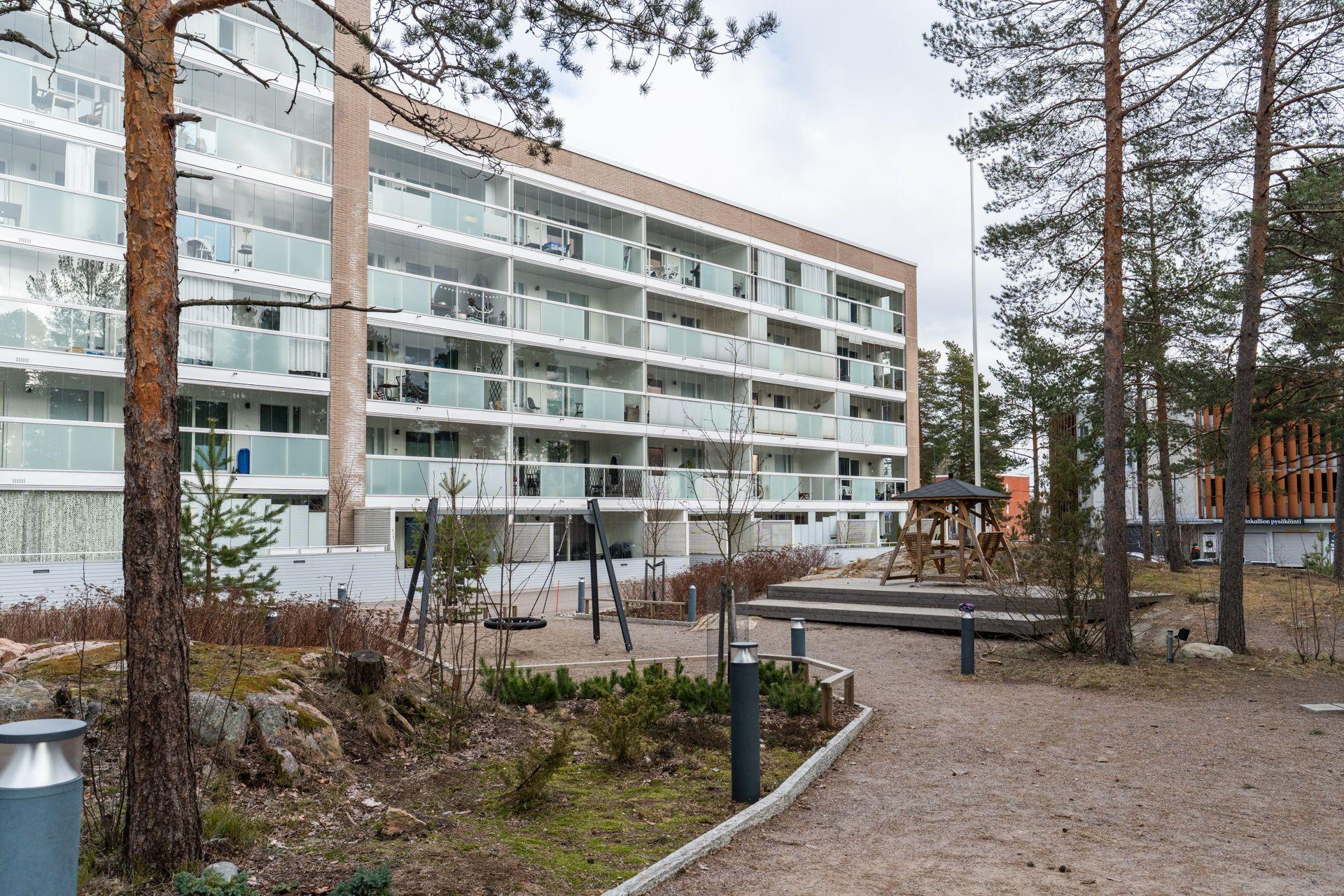 Ruutikellarintie 8, Mäkkylä, Espoo