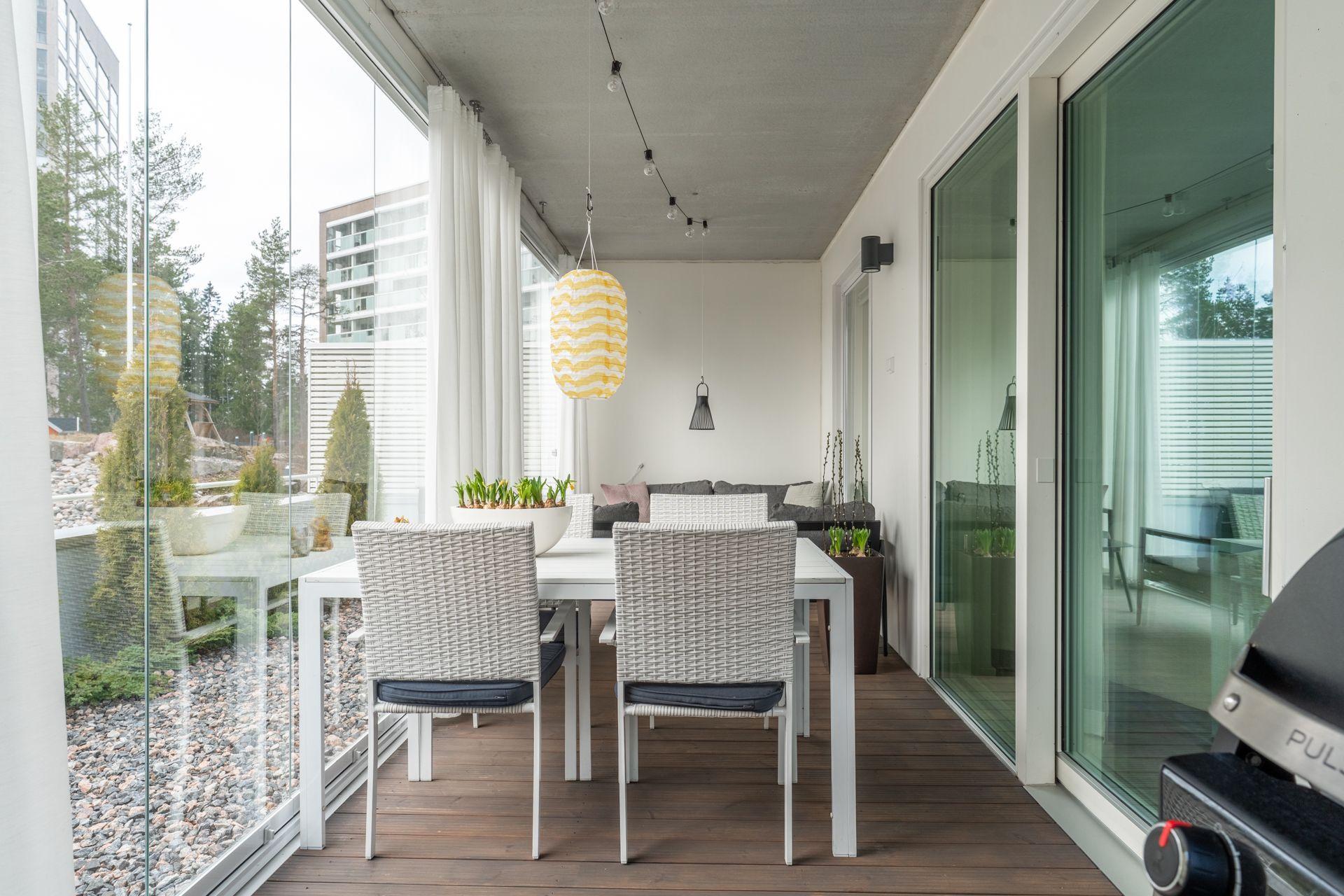 Ruutikellarintie 8, Mäkkylä, Espoo