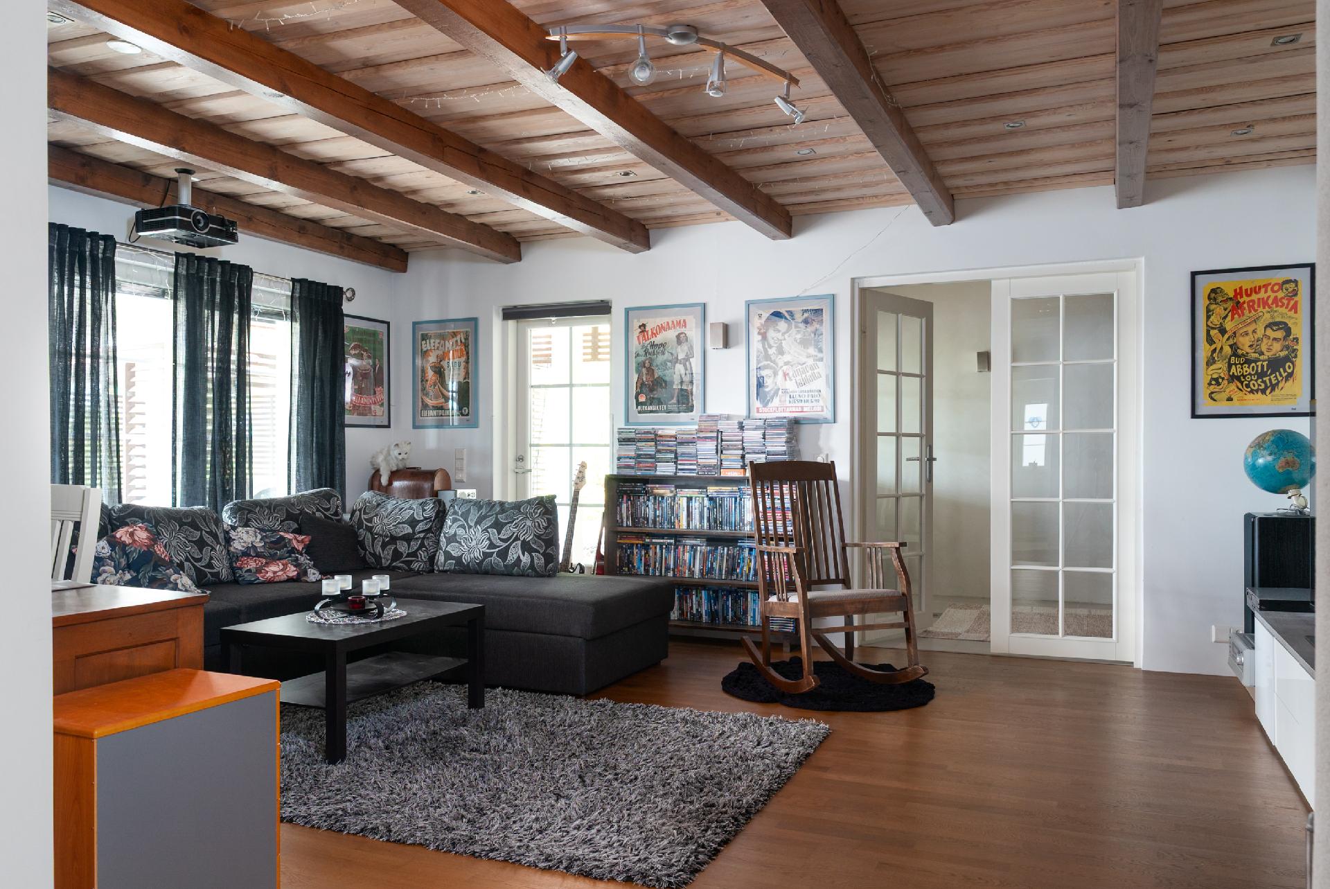 Alakerran oleskelutila