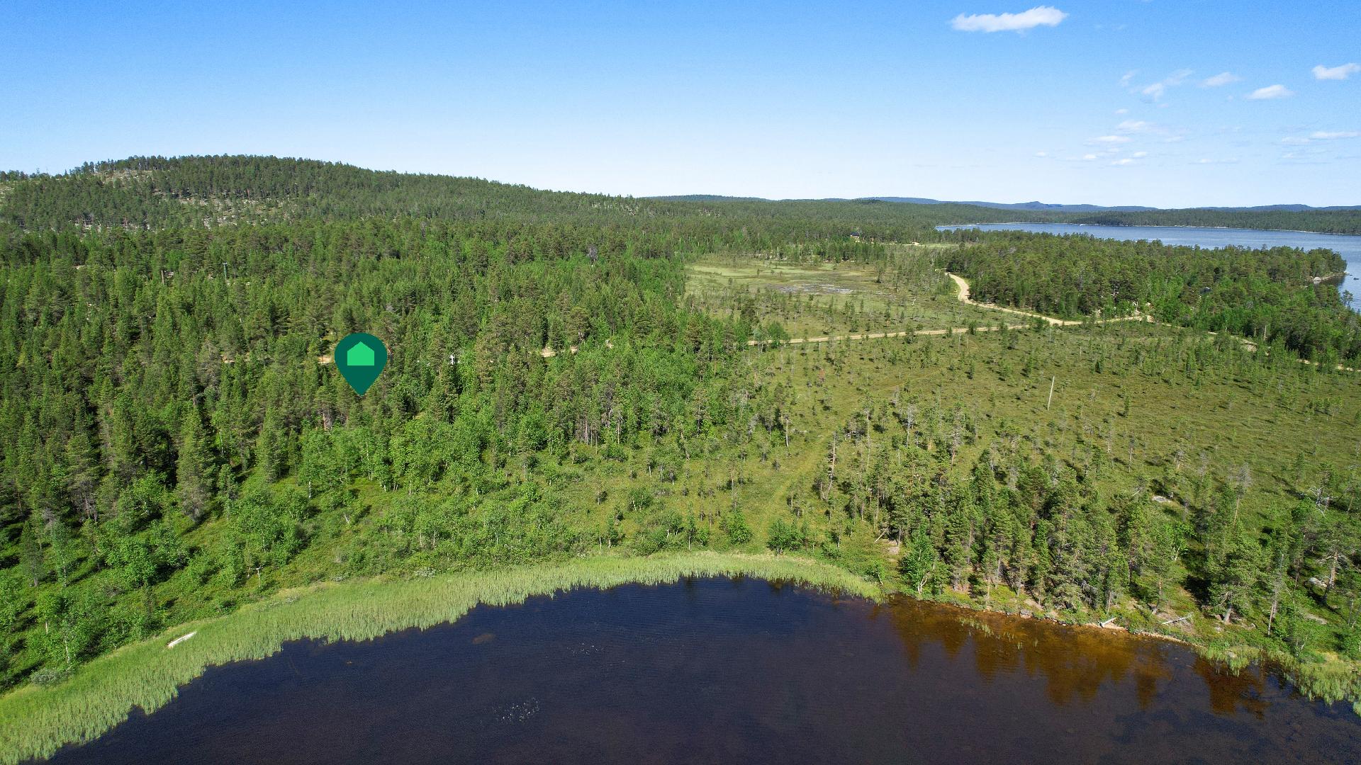 Omaa rantaviivaa Inarijärveen n. 110 metriä