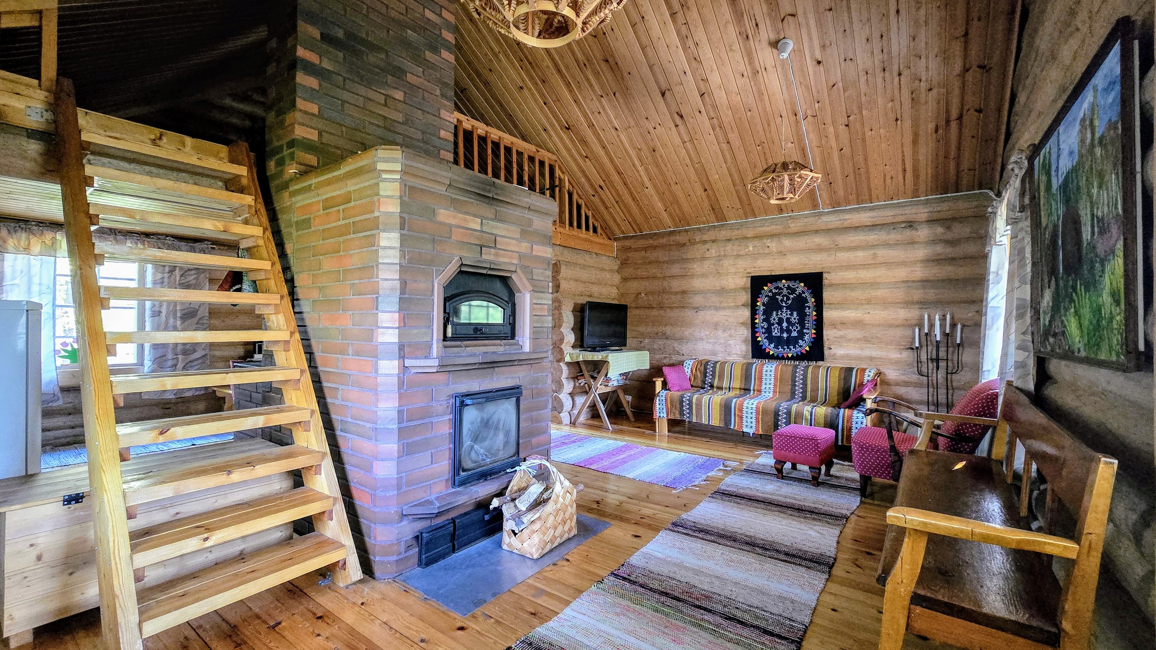 Tupa ja portaat parvelle