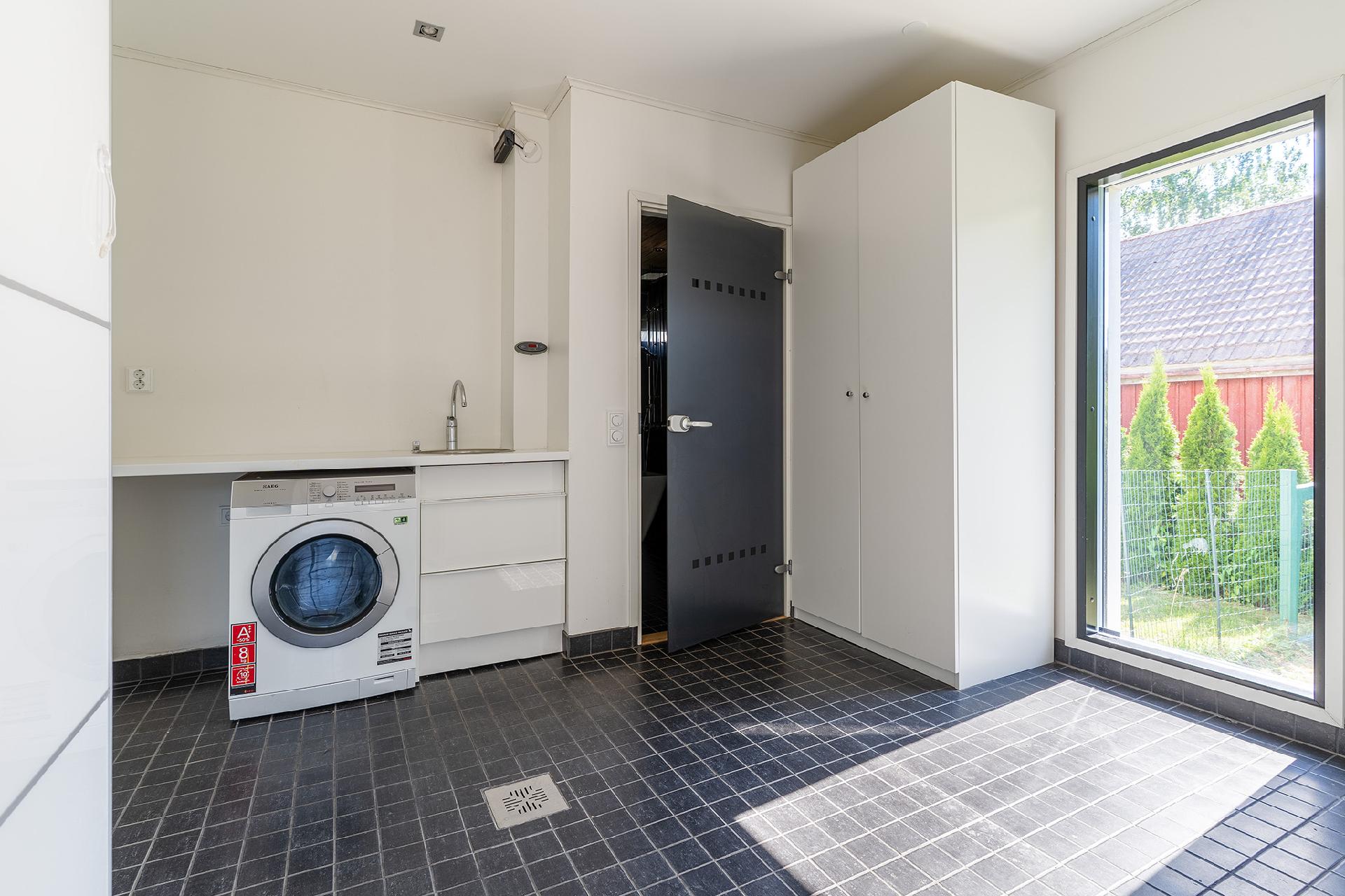 Khh:sta käynti terassille