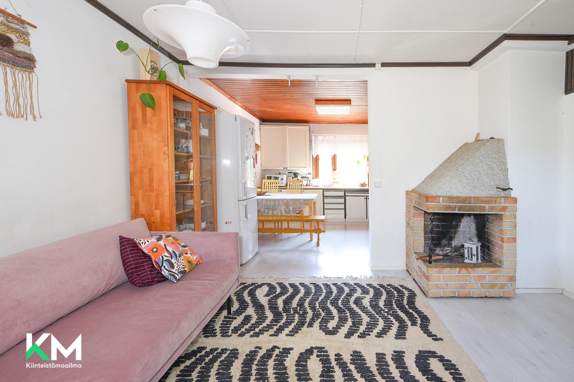 Mustamäenkatu 60, Laune, Lahti