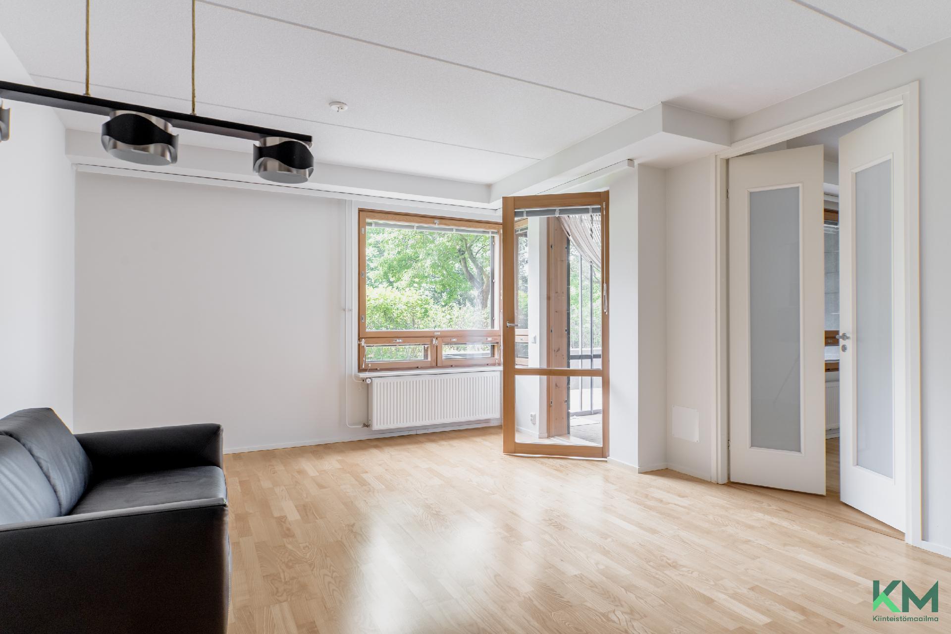 Avara ja valoisa olohuone