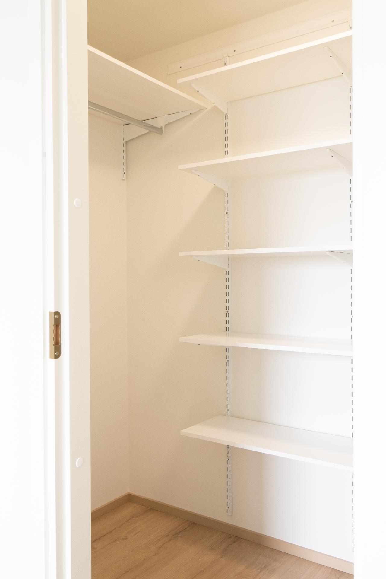 Kuva asunnosta D81 (sama pohja, 5. krs)